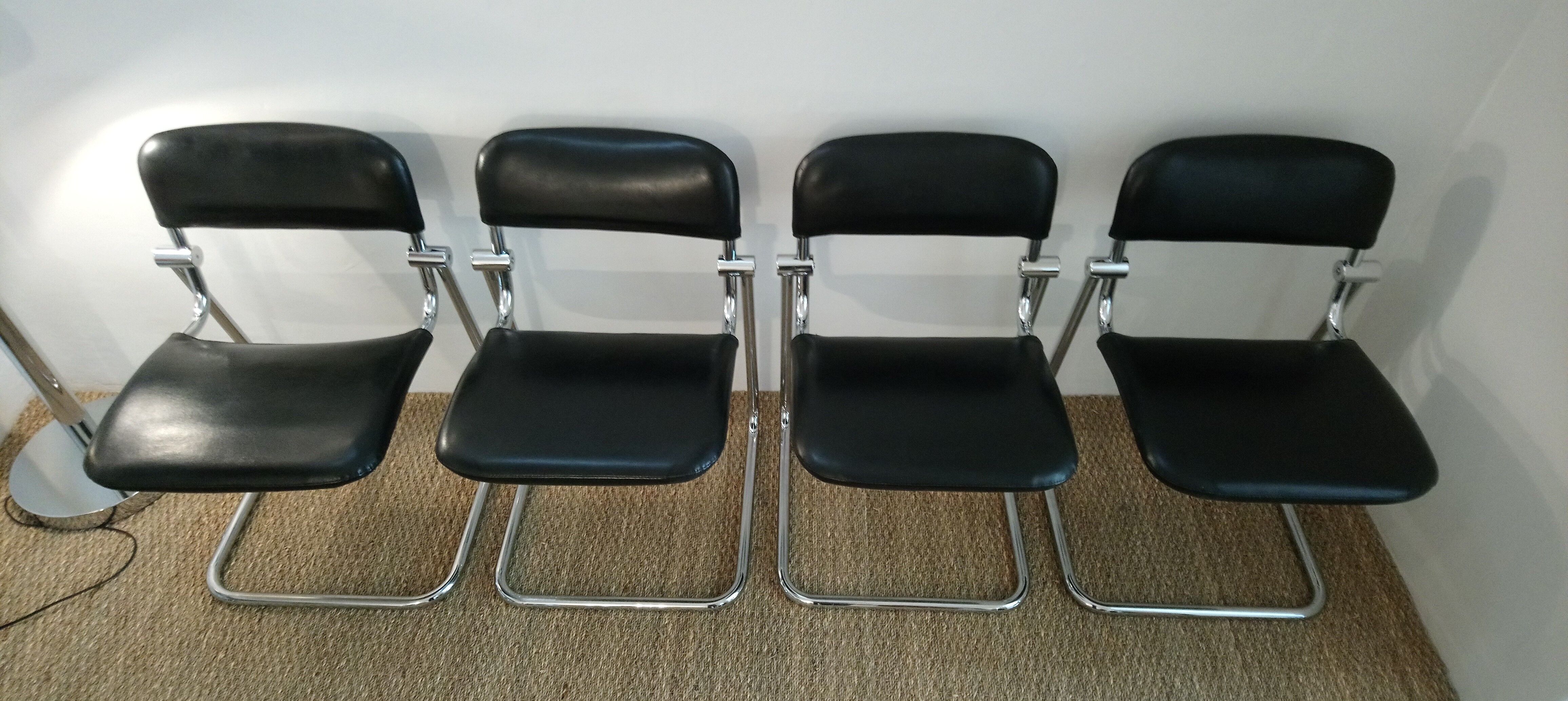 Set of 4 chairs black vintage chrome and leatherette
