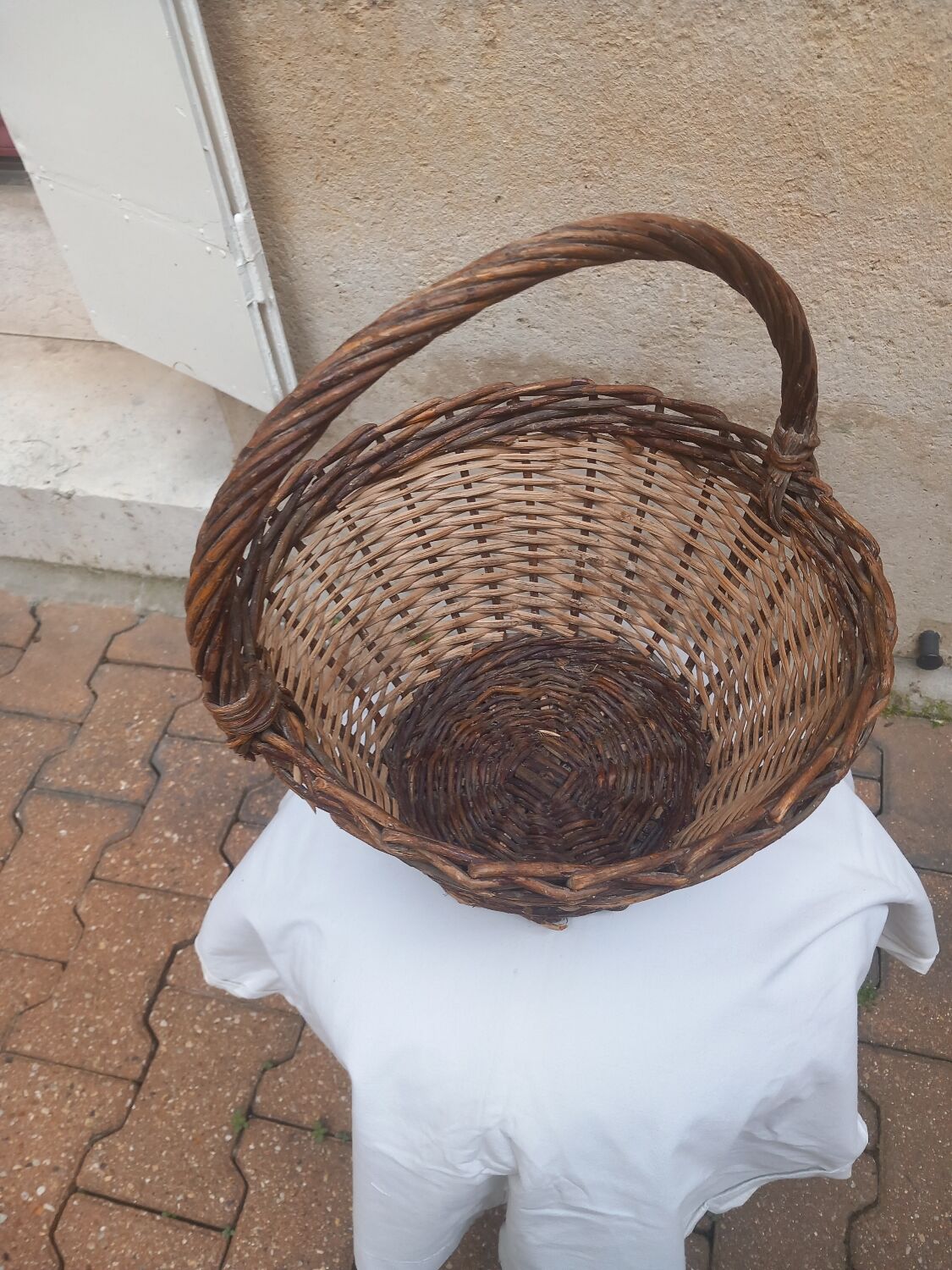 Panier tressé osier et noisetier