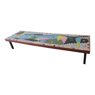 Table basse longue et basse en mosaïque de céramique du milieu du siècle, années 1960