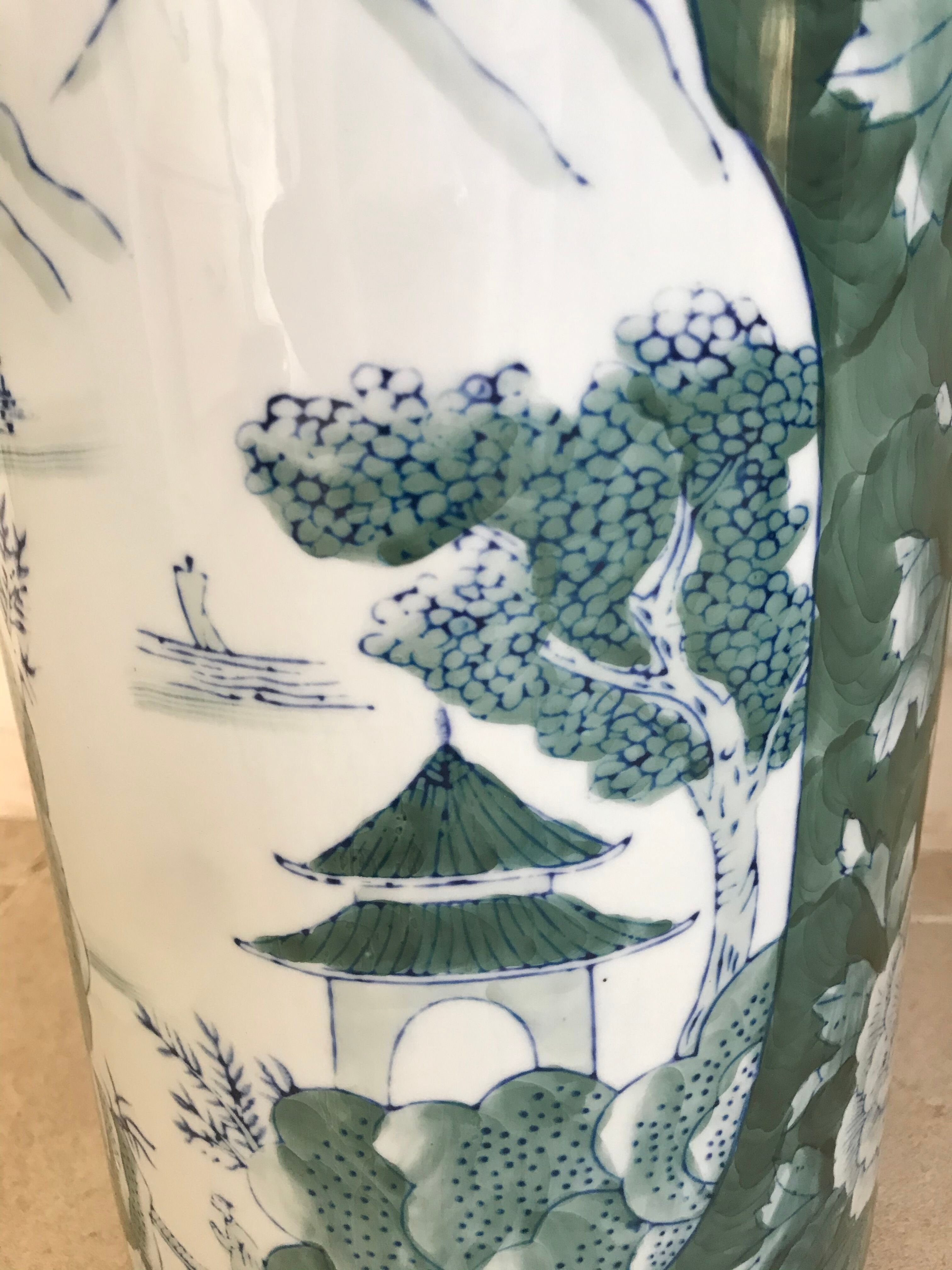 Porcelain roller umbrella holder