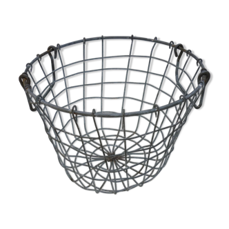 Metal harvest basket with 2 handles