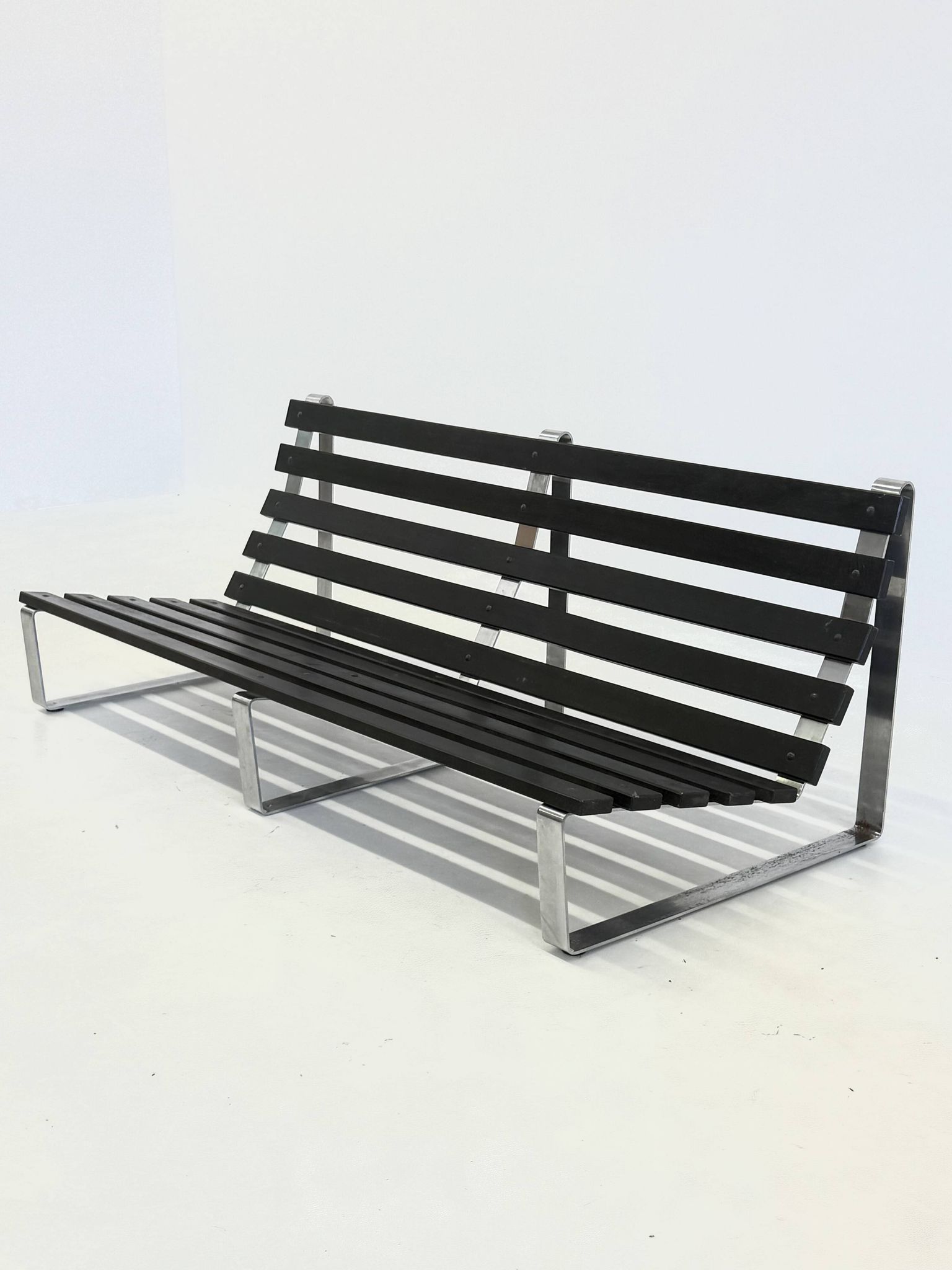 Vintage slatted bench by Kho Liang Ie for Artifort