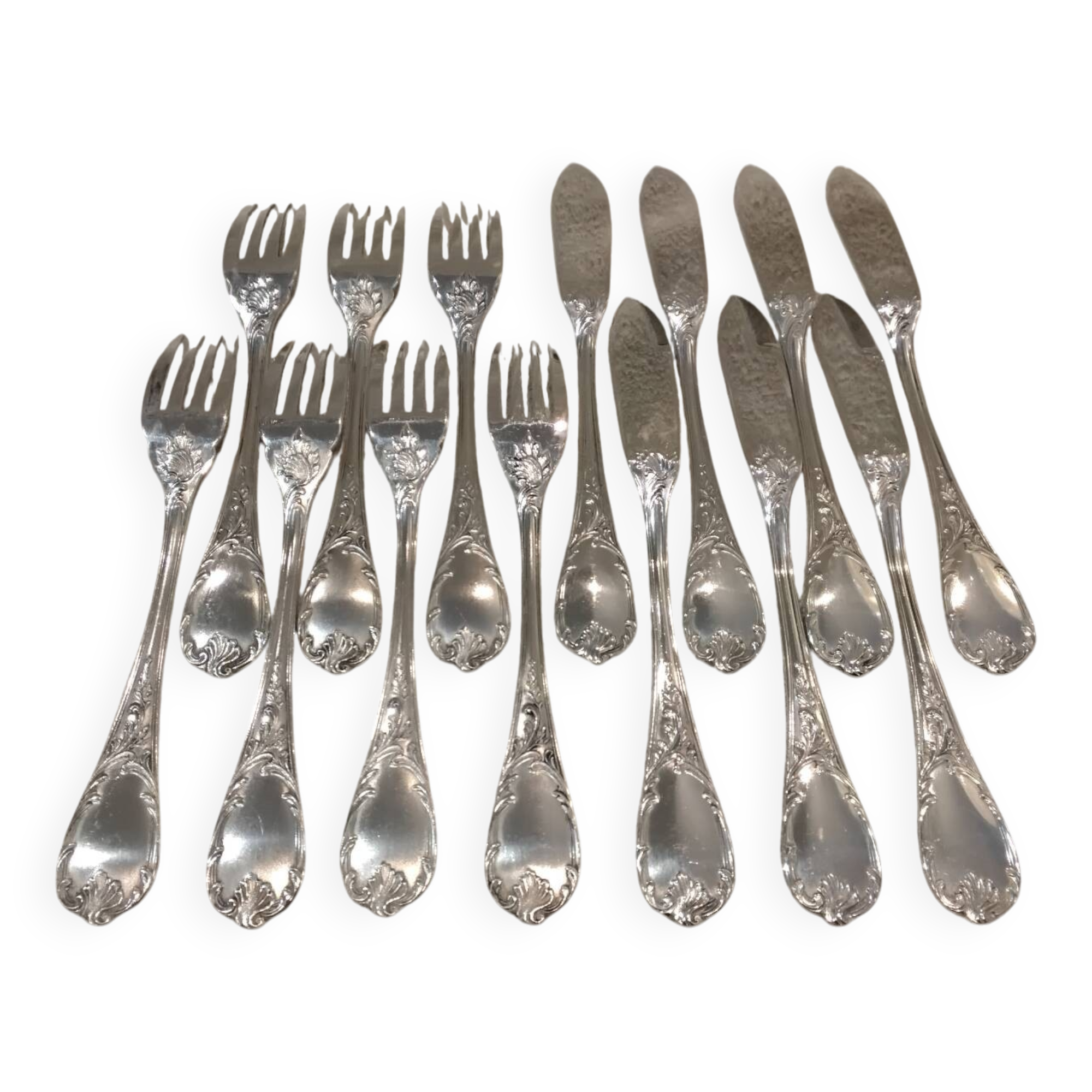7 forks, 7 fish knives, silver-plated metal, Christofle Marly.