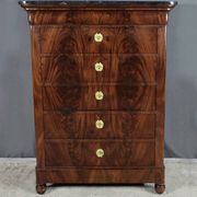 Chiffonnier en ronce d’acajou, époque Restauration – Début XIXe