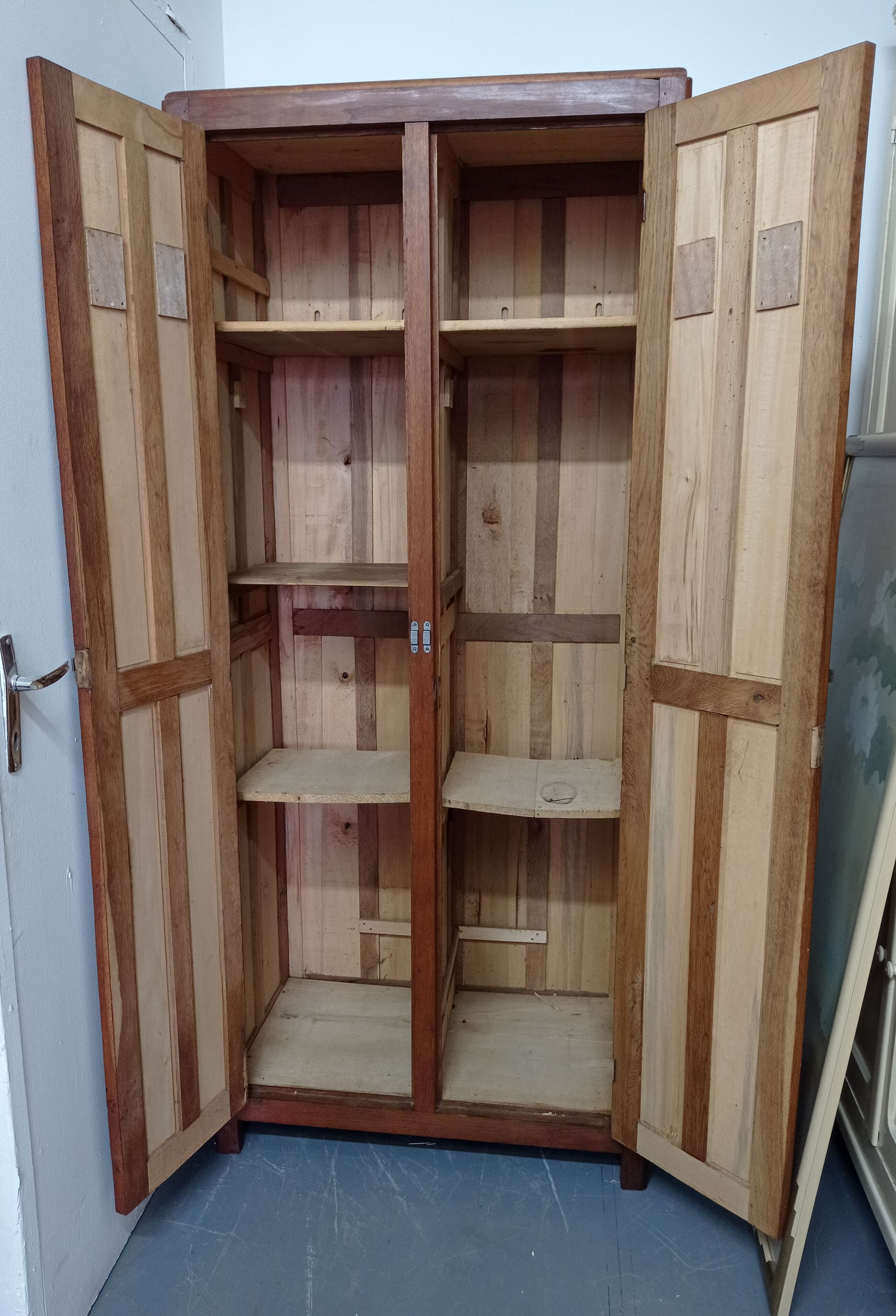 Oak cloakroom from the 40s