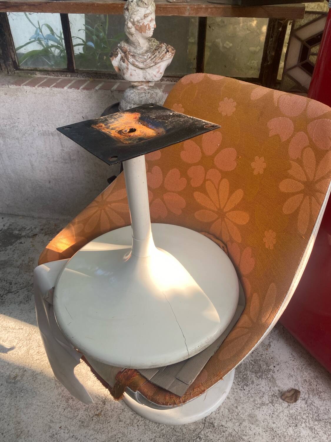 Chaise Pod Tulip  Lusch ERZEUGNIS