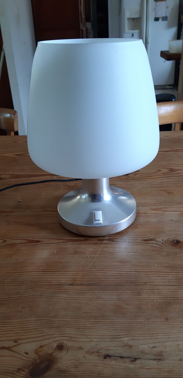 Lampe vintage des années 70 opaline blanche