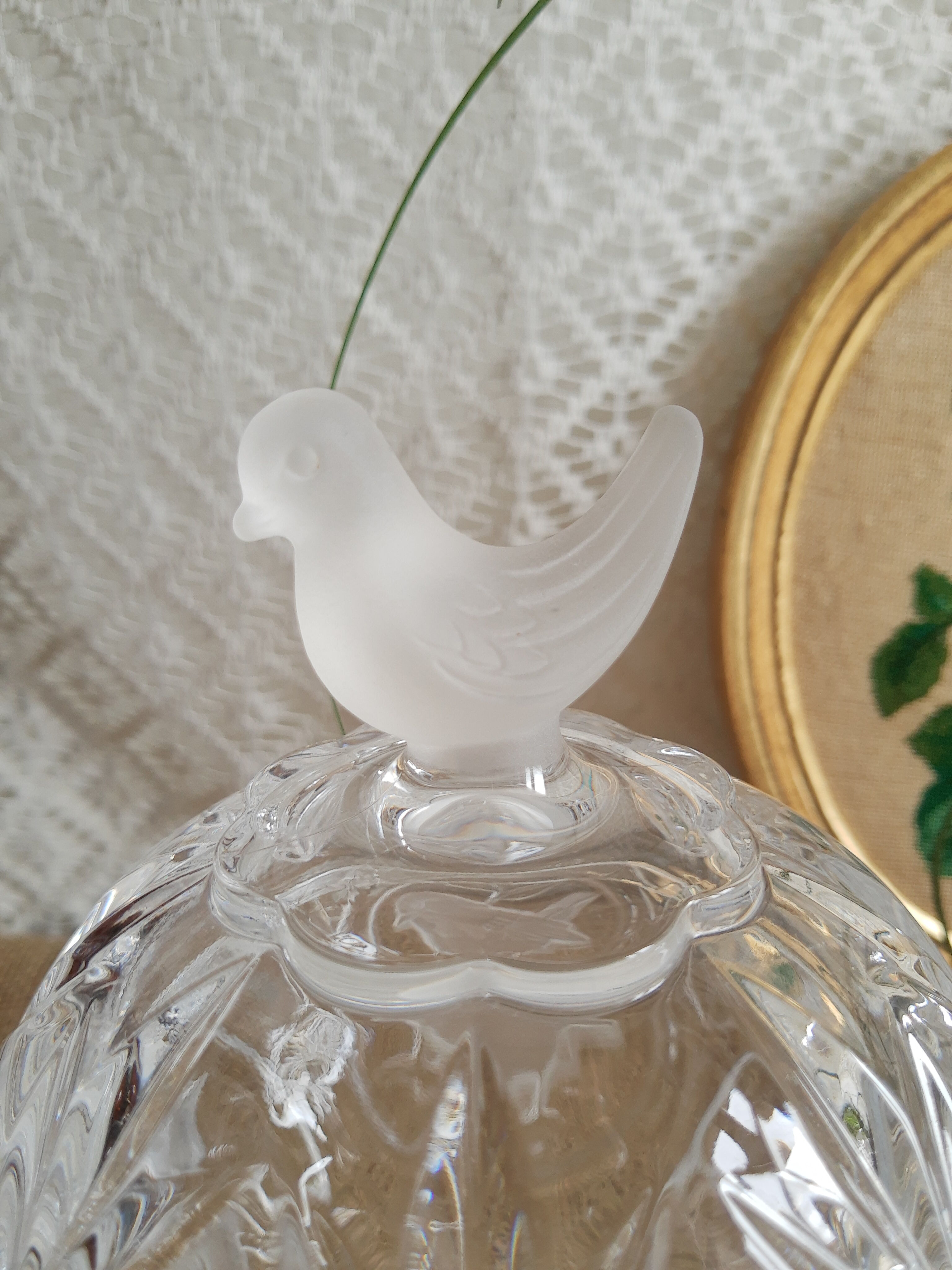 Bonbonnière in Cristal d'Arques Model Les Passereaux Oiseaux Dépoli