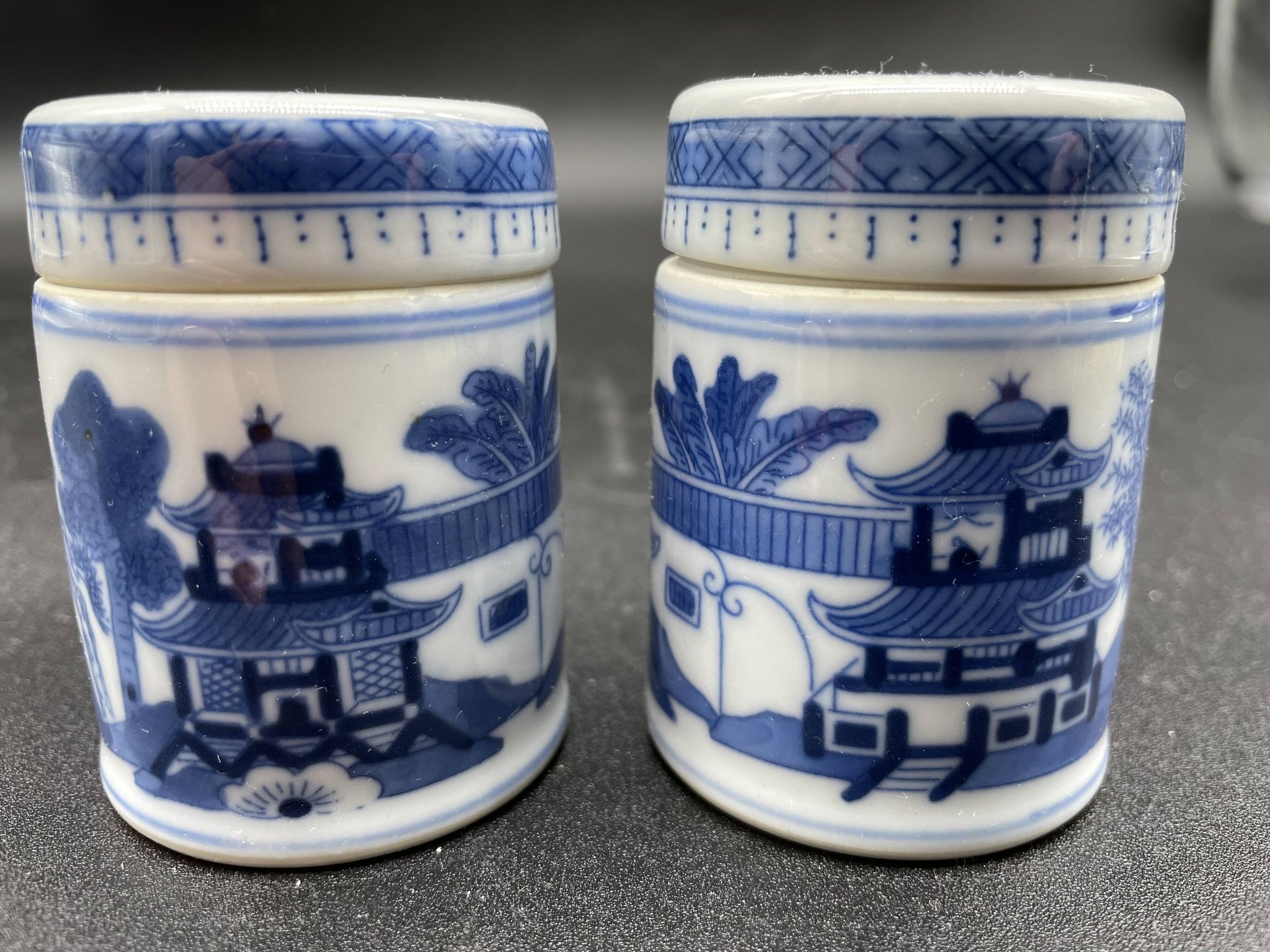Elegant table set, Chinese porcelain, blue and white, condiments.