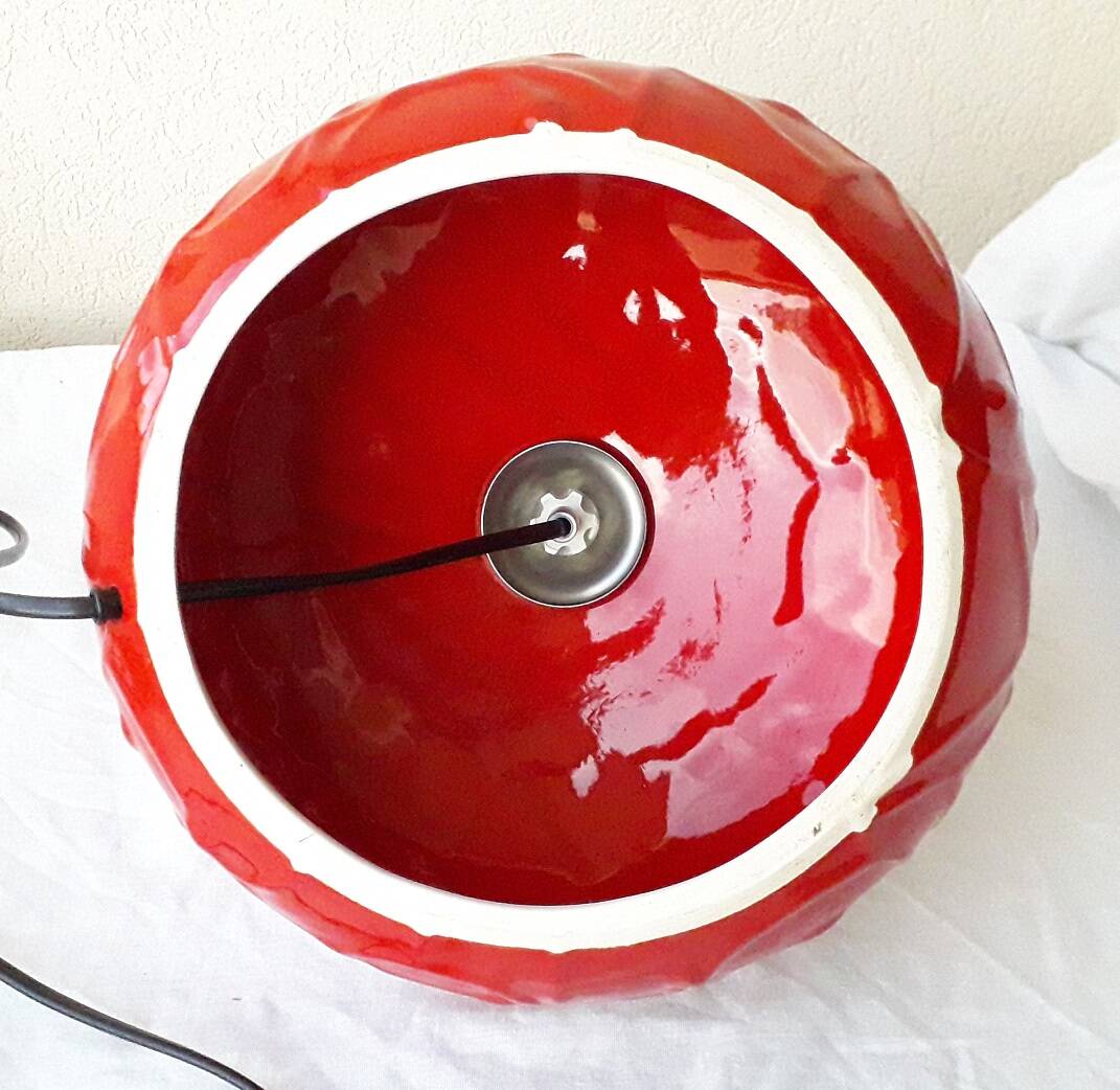Red ceramic lamp