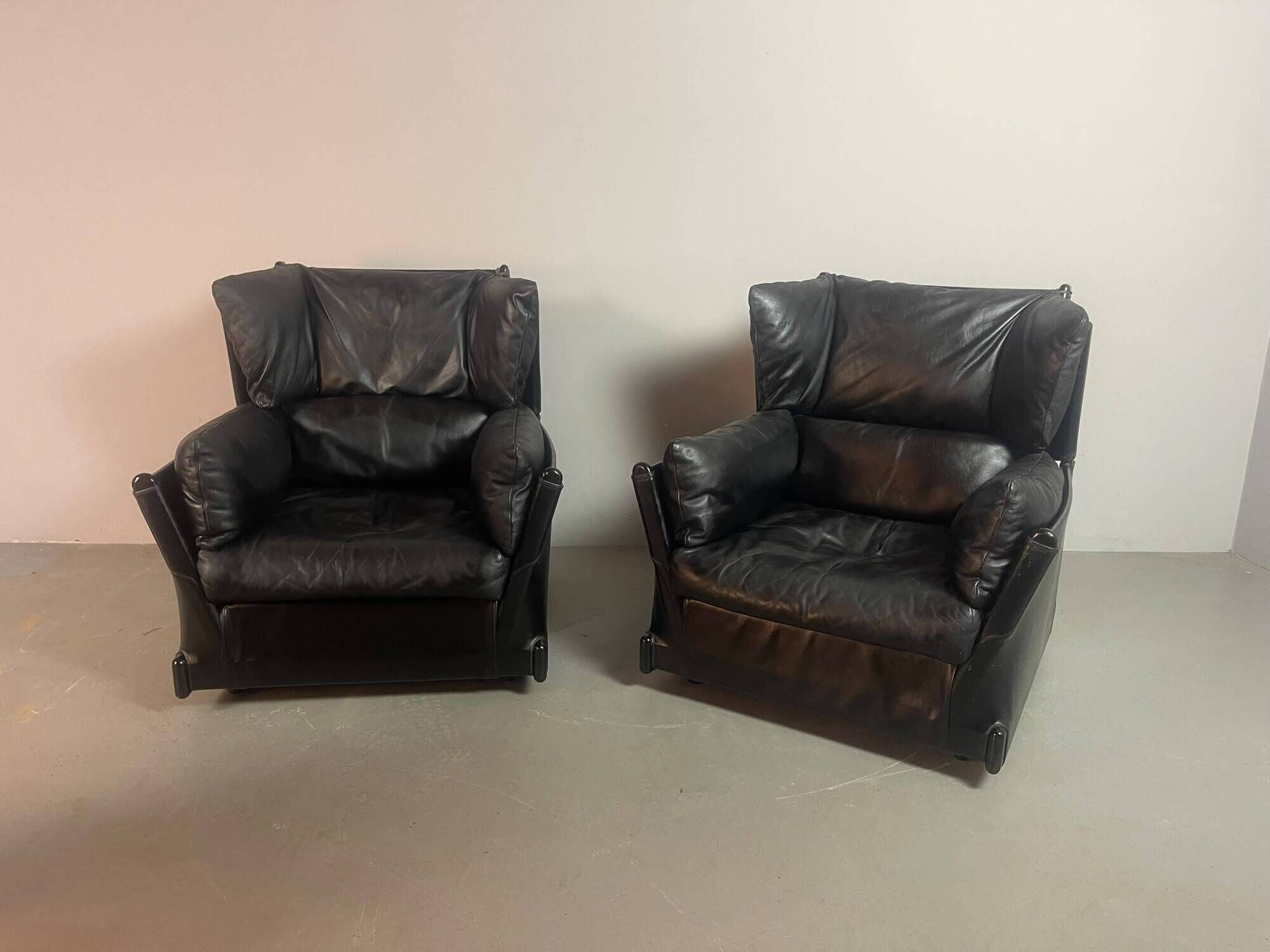 Cassina Lounge Chairs ‘Viola d’Amore’ by Piero de Martini