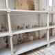 Bibliothèque, étagère XL Napoléon en bois patiné blanc