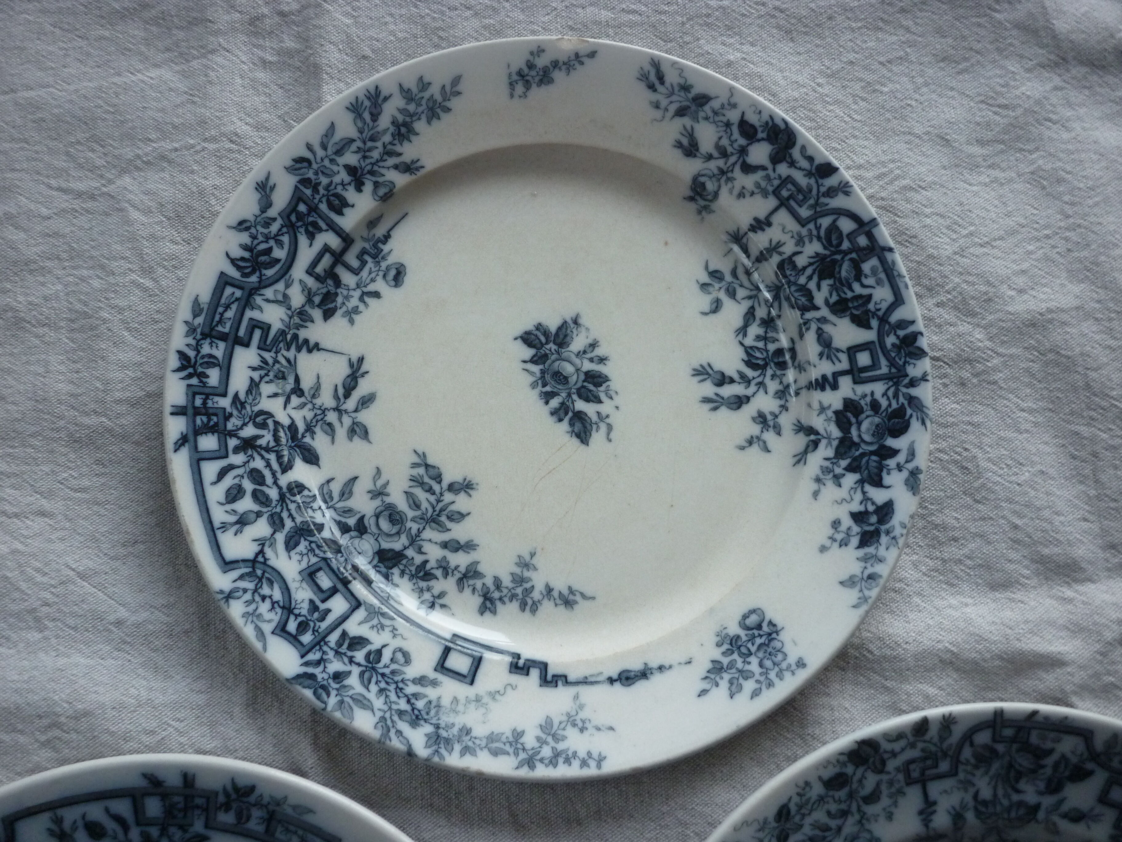 3 plates flat blue pink badonviller