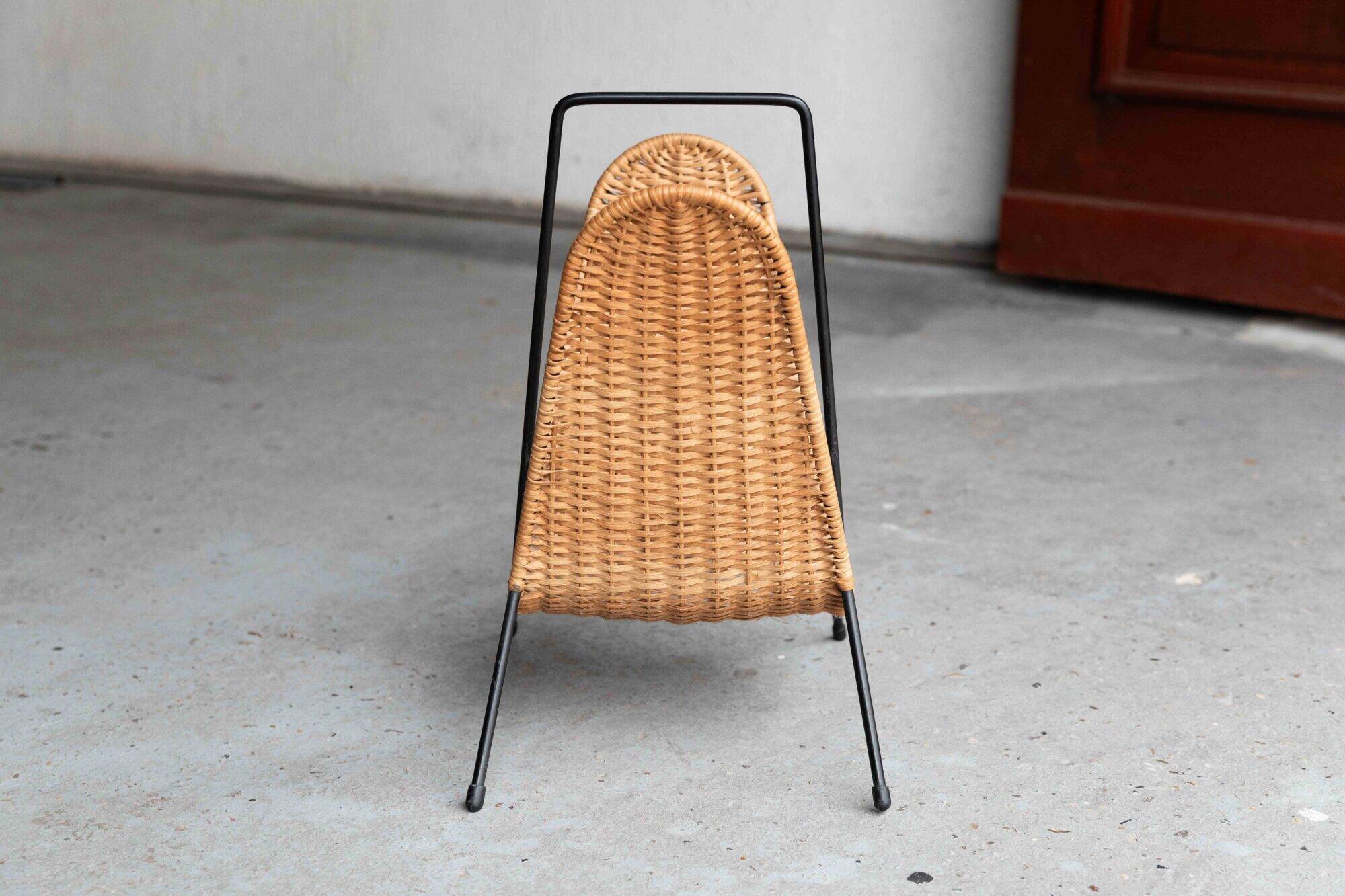 Magazine holder Danish design