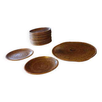 Dessert service, 18 plates and a sandstone dish from Salins les Bains, 1960s