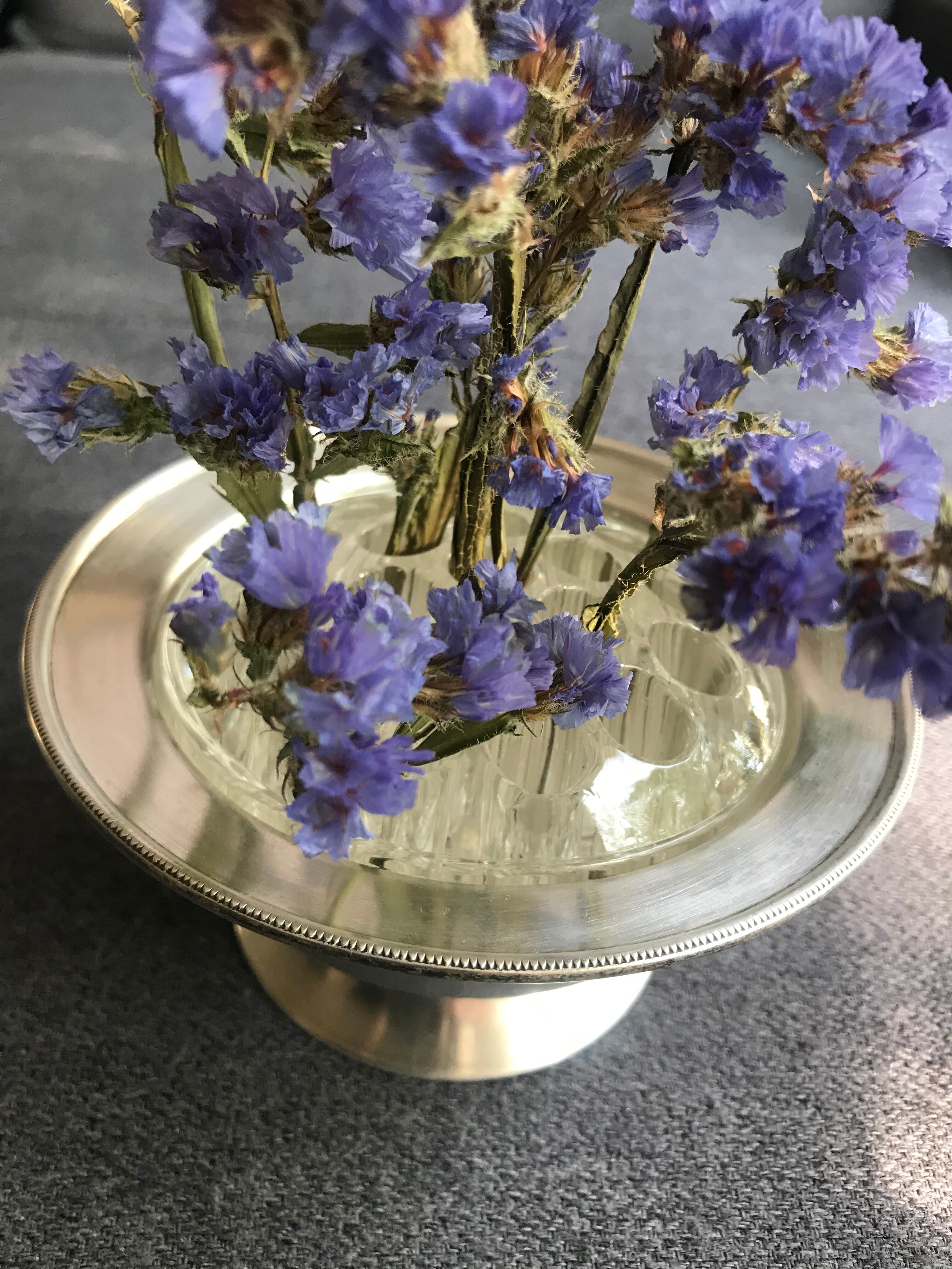 Vase flowers house Christian Dior