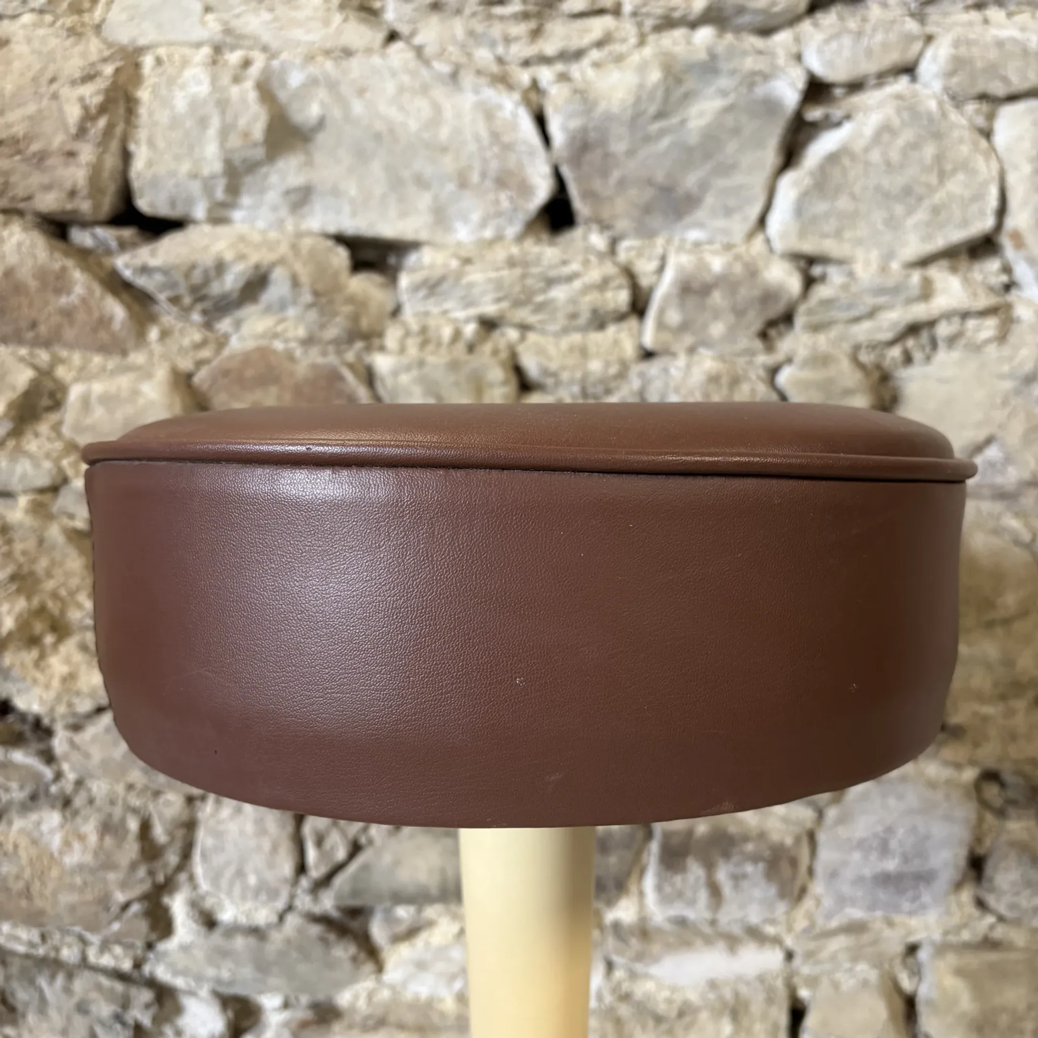 Tulip foot stool in plastic and faux leather, 1970