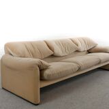 Maralunga 3-seat Sofa in beige by Vico Magistretti for Cassinaa, Italy