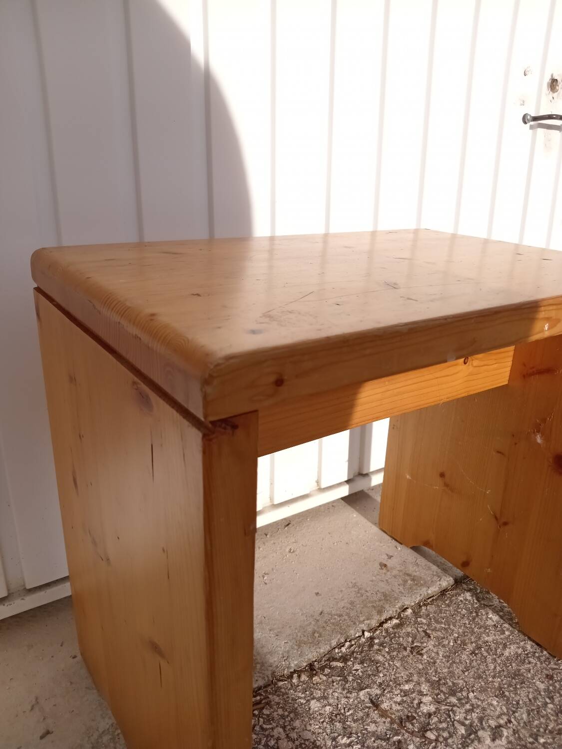 Perriand stool