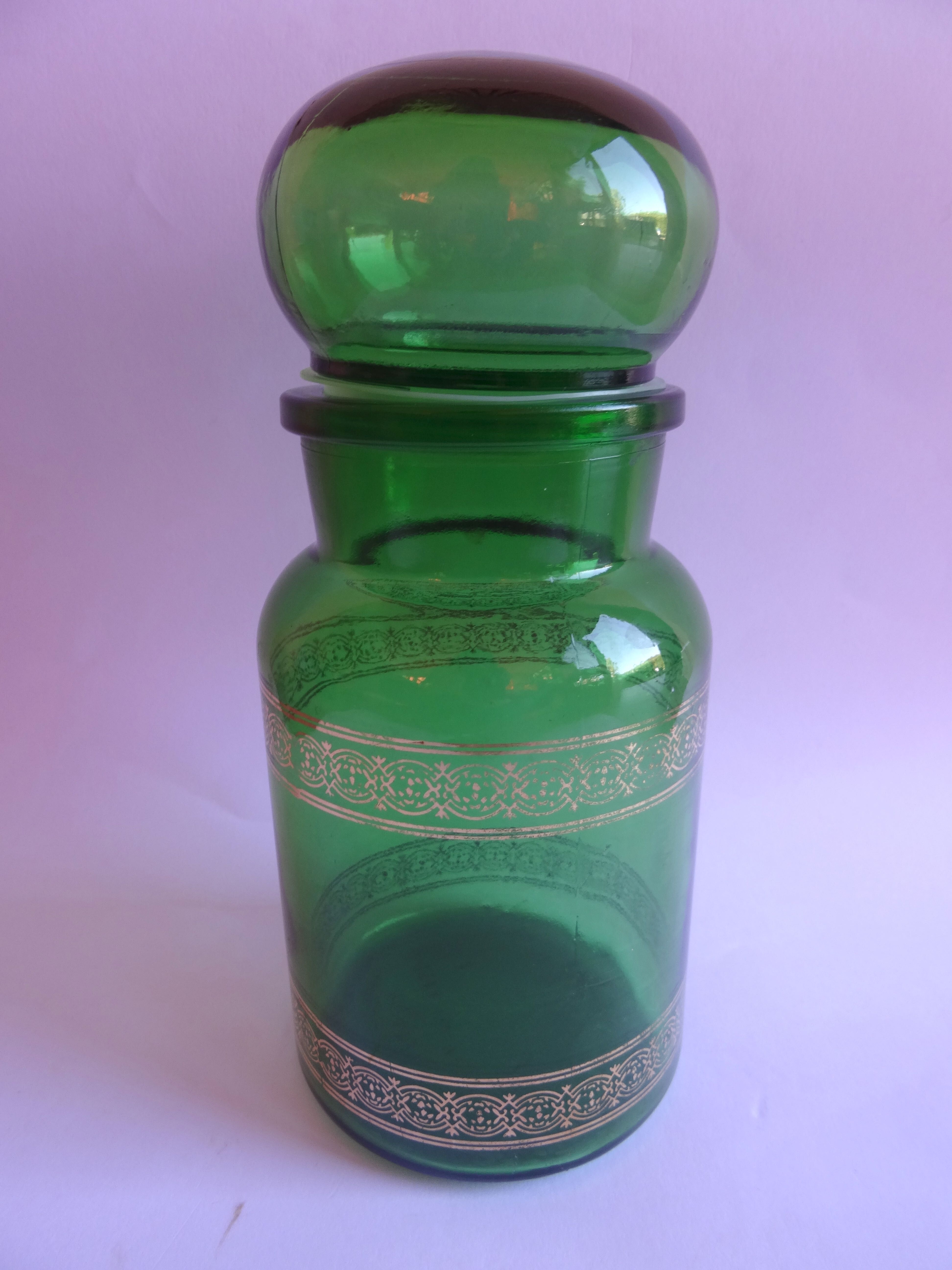 Green apothecary pot