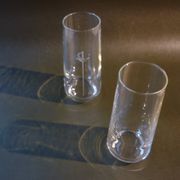 Lot de 2 verres avec épée gravée