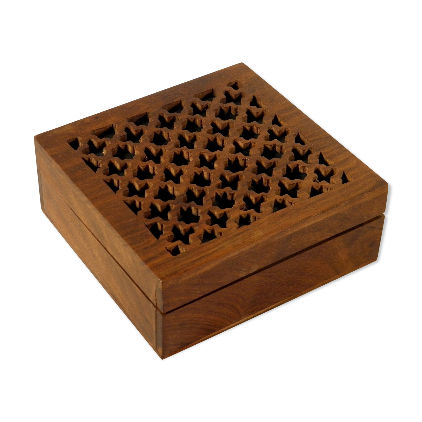 Openwork wooden box 13 x 13 cm