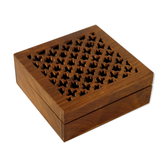Openwork wooden box 13 x 13 cm