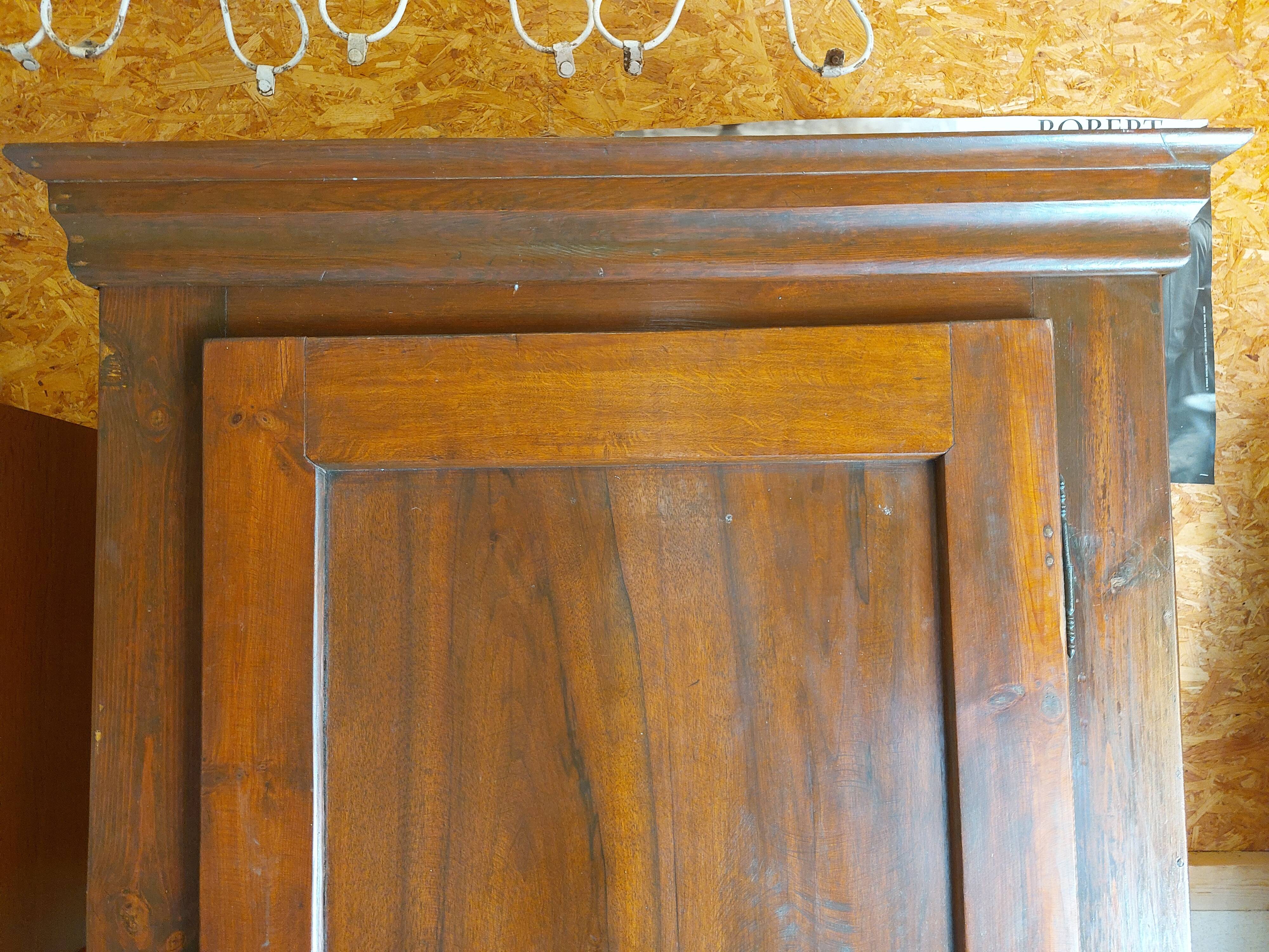 wardrobe, clothes rail