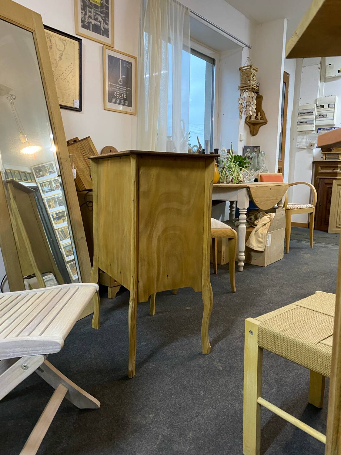 Small chest of drawers with 3 drawers