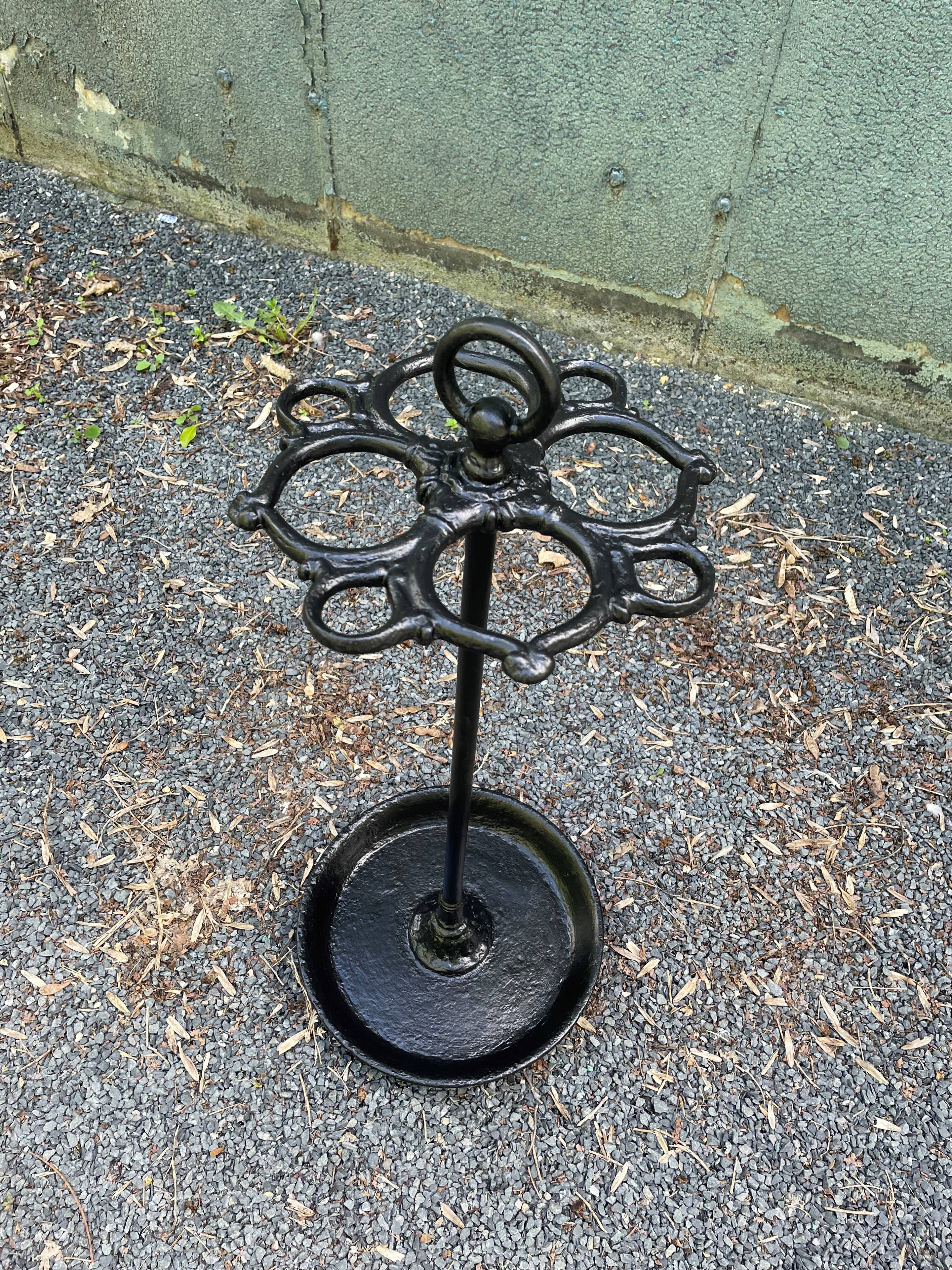 Cast iron umbrella holder debut 20th