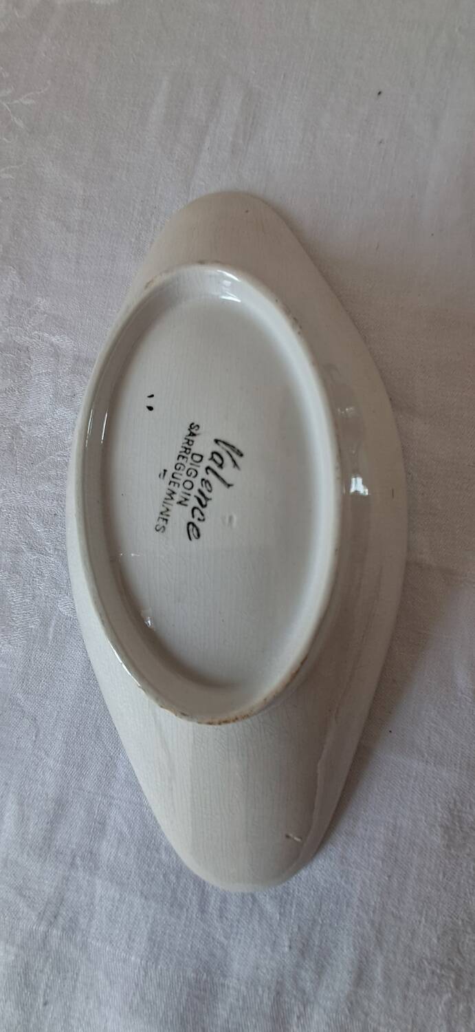 Valence model dish from Digoin Sarreguemines. Vintage