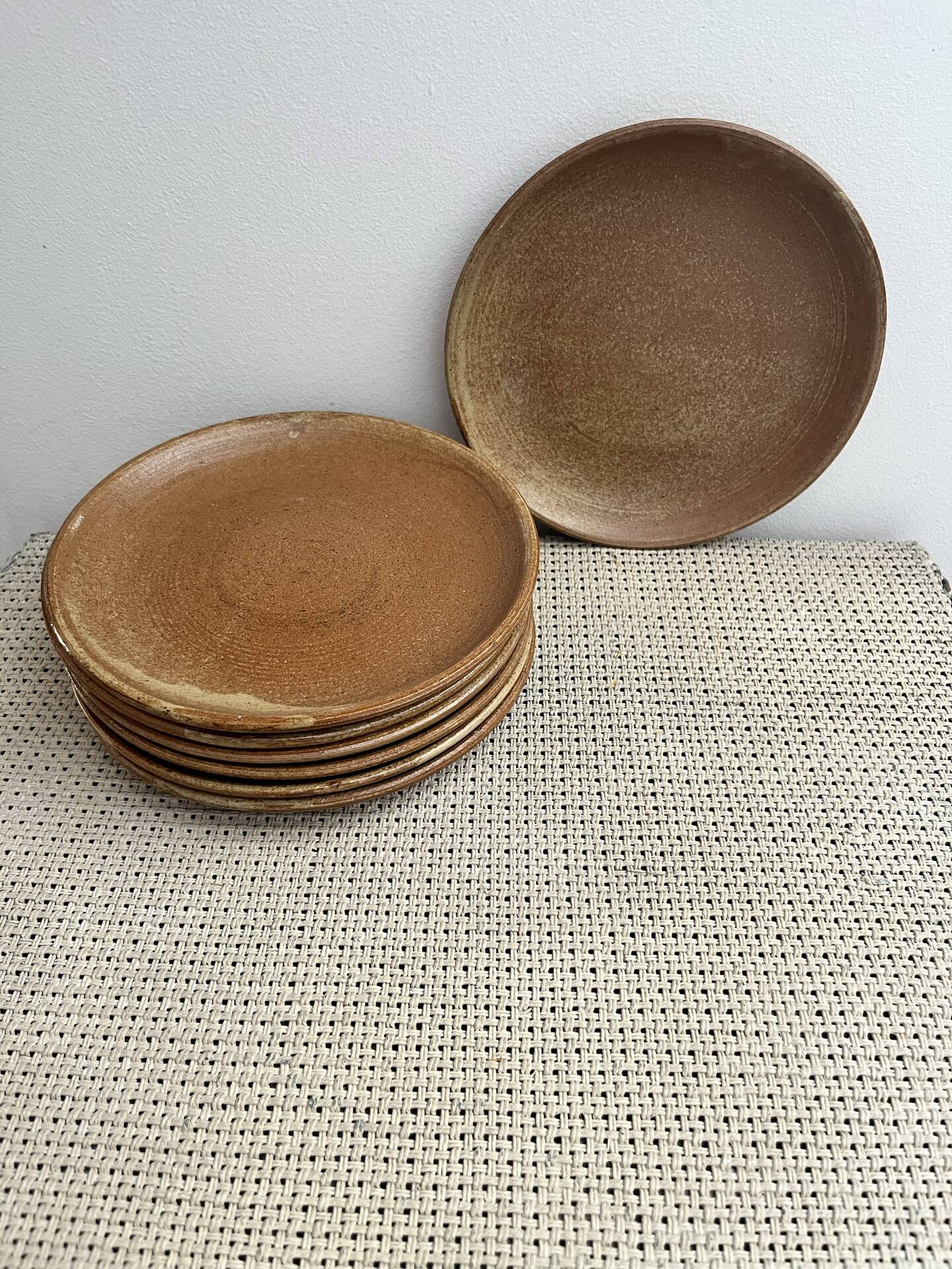 7 dessert plates in stoneware