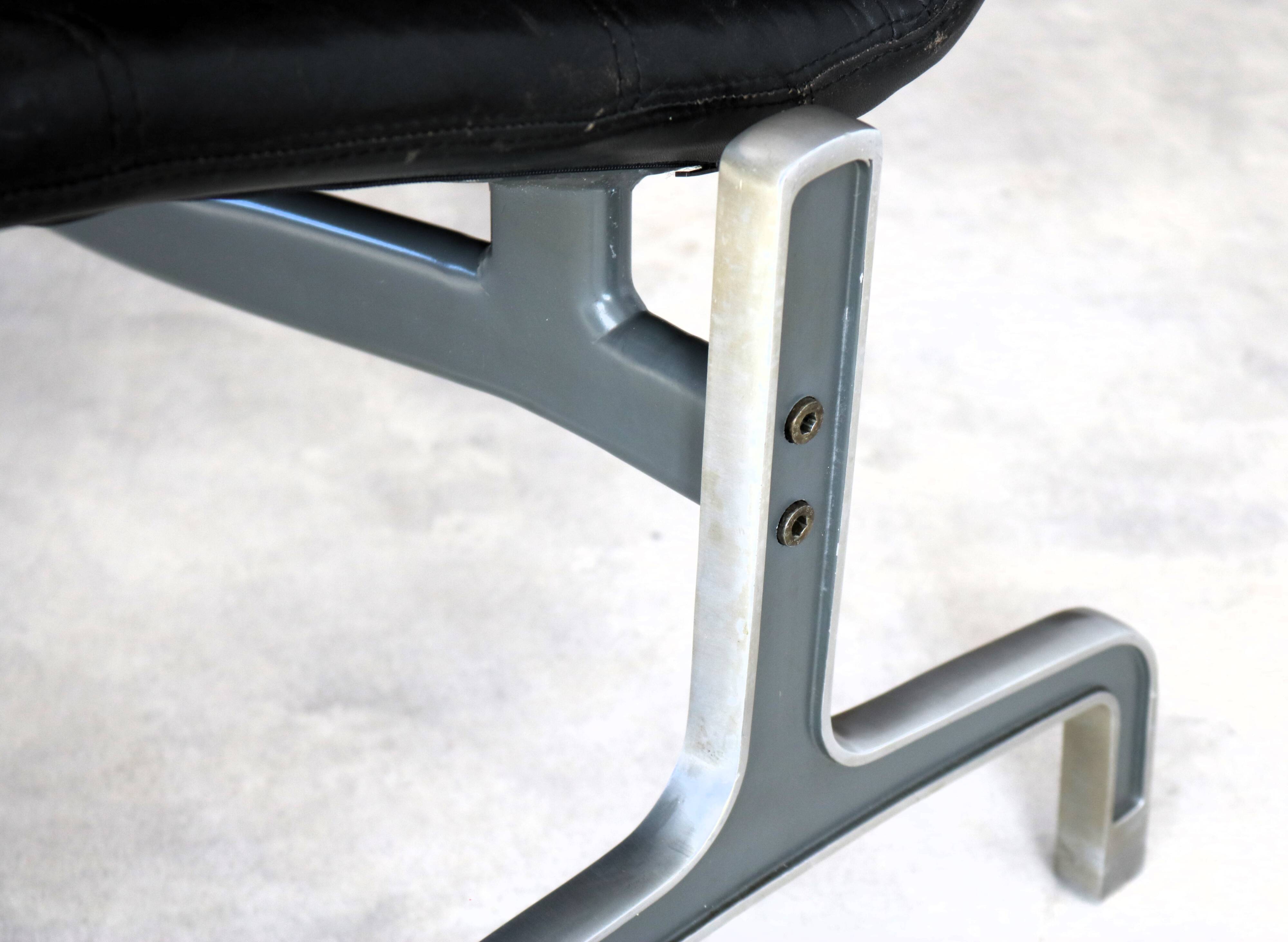 Vintage armchairs | jorgen kastholm | series 8000 | design