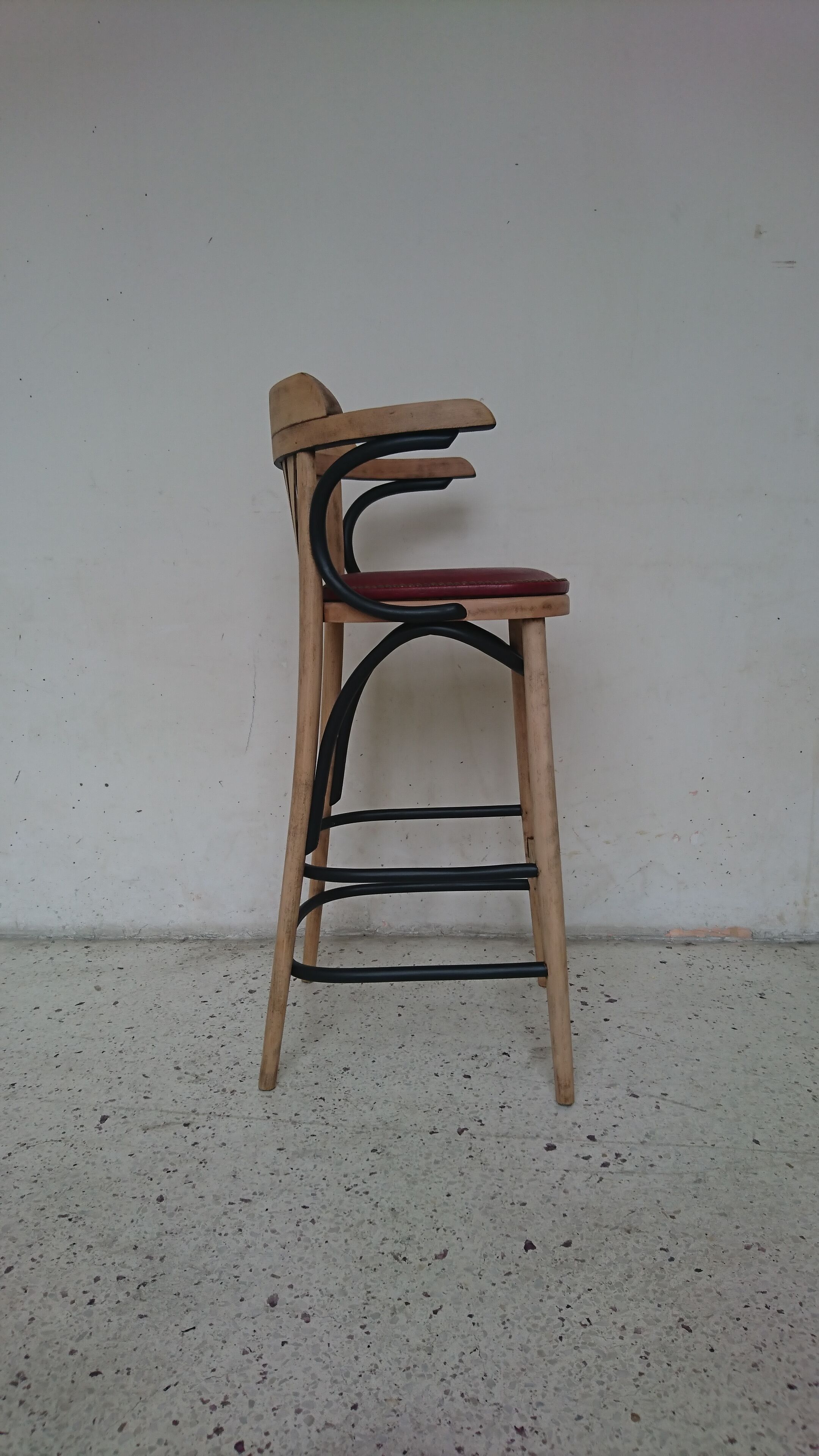 Paire de tabourets haut d'un ensemble bistrot