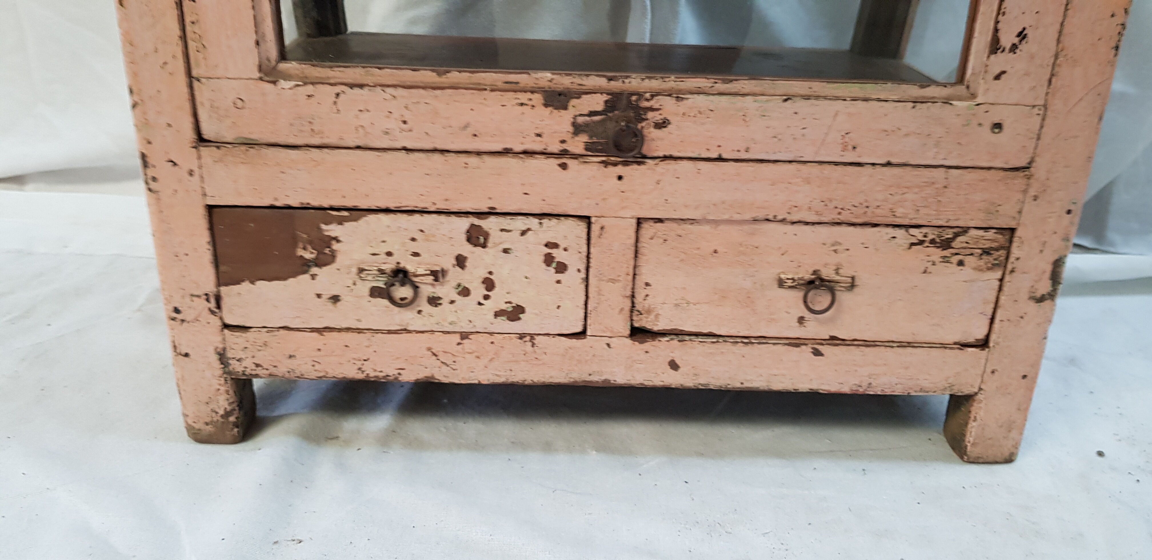 Old jeweler's display