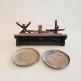 Ancienne petite balance en fonte et cuivre