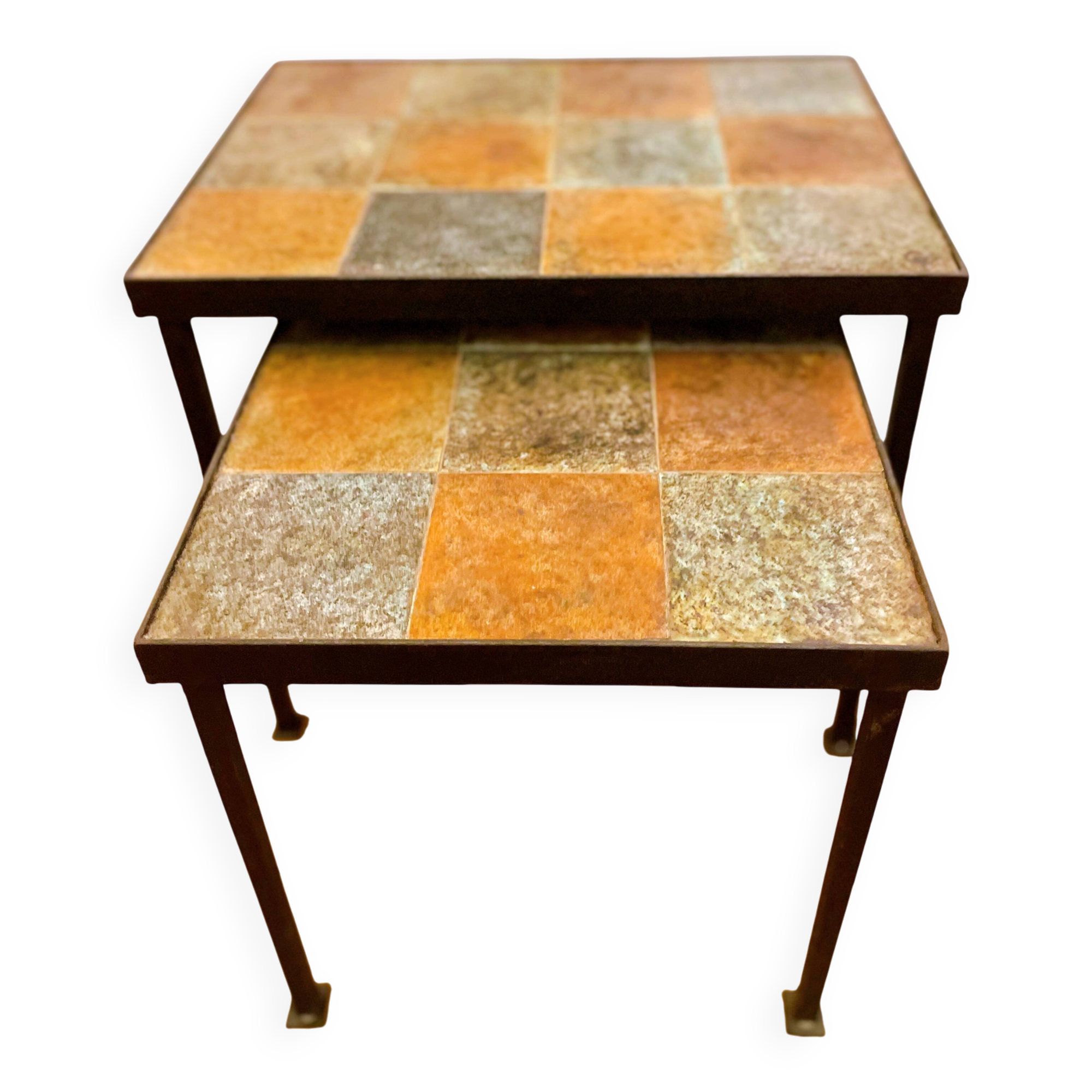 Nest tables in ceramic and metal