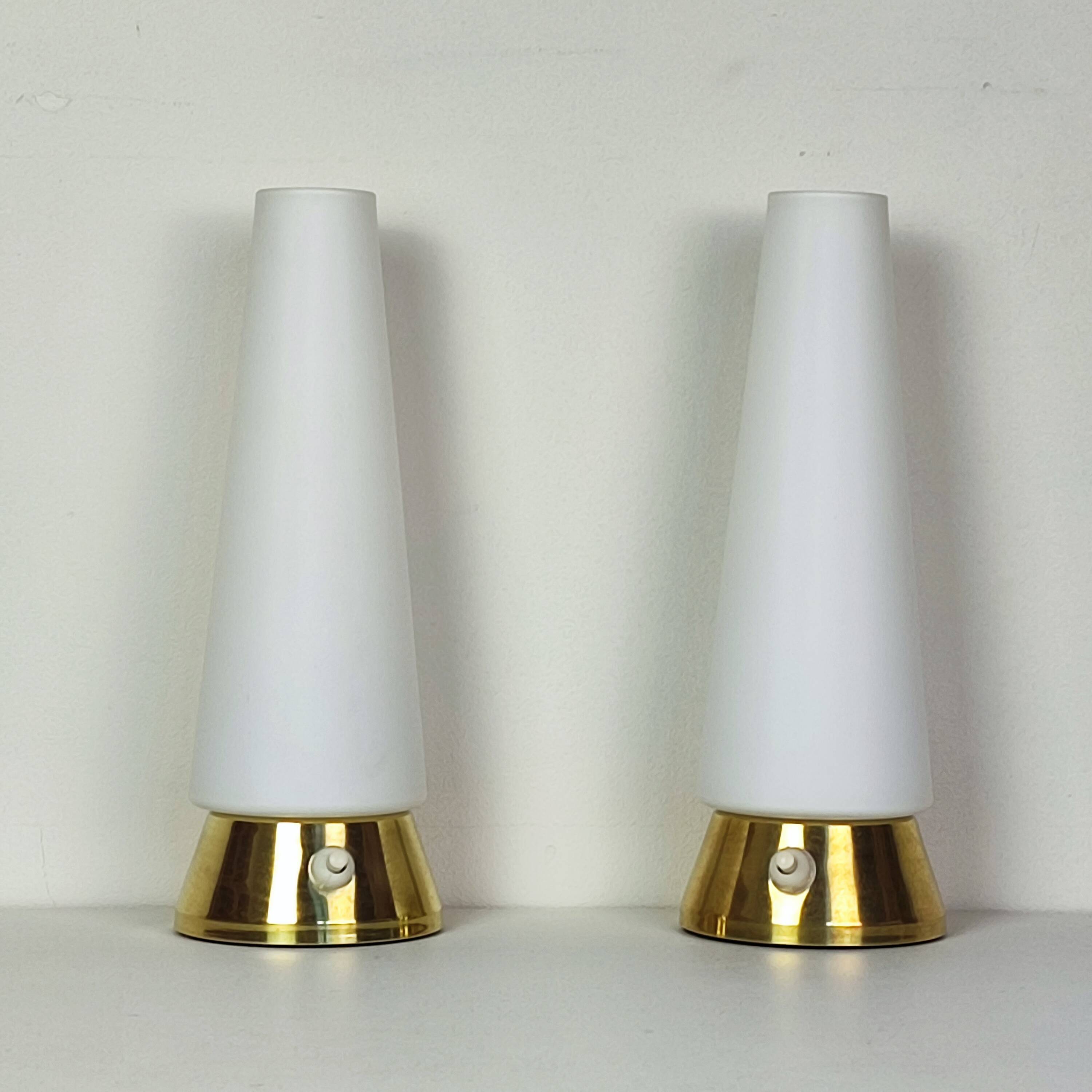 60' bedside lamps
