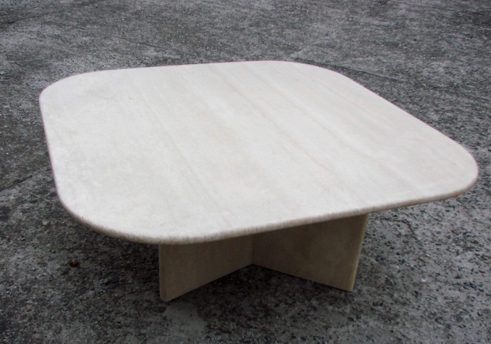 Table basse en travertin, années 1970