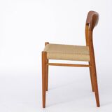 1 des 12 chaises Niels Otto Møller modèle 75 en teck – années 1950