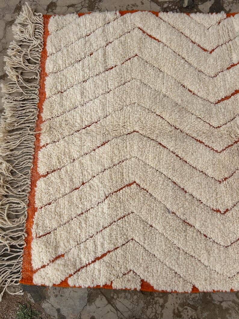 Handmade white wool Berber rug, size 100 x 200 cm