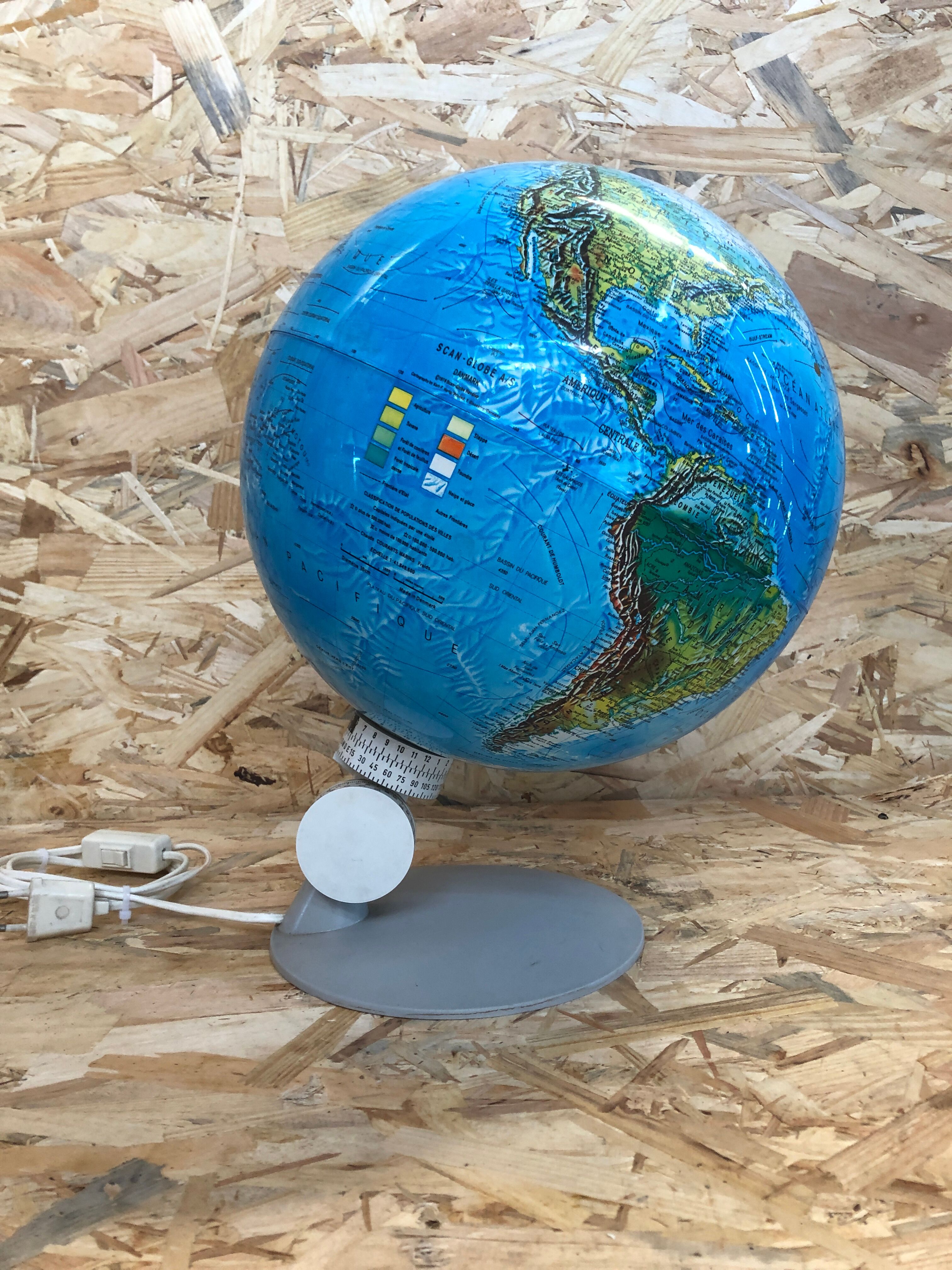 Ancien Globe Terrestre Mappemonde Globe A/S Danemark Type 2000Z Vintage