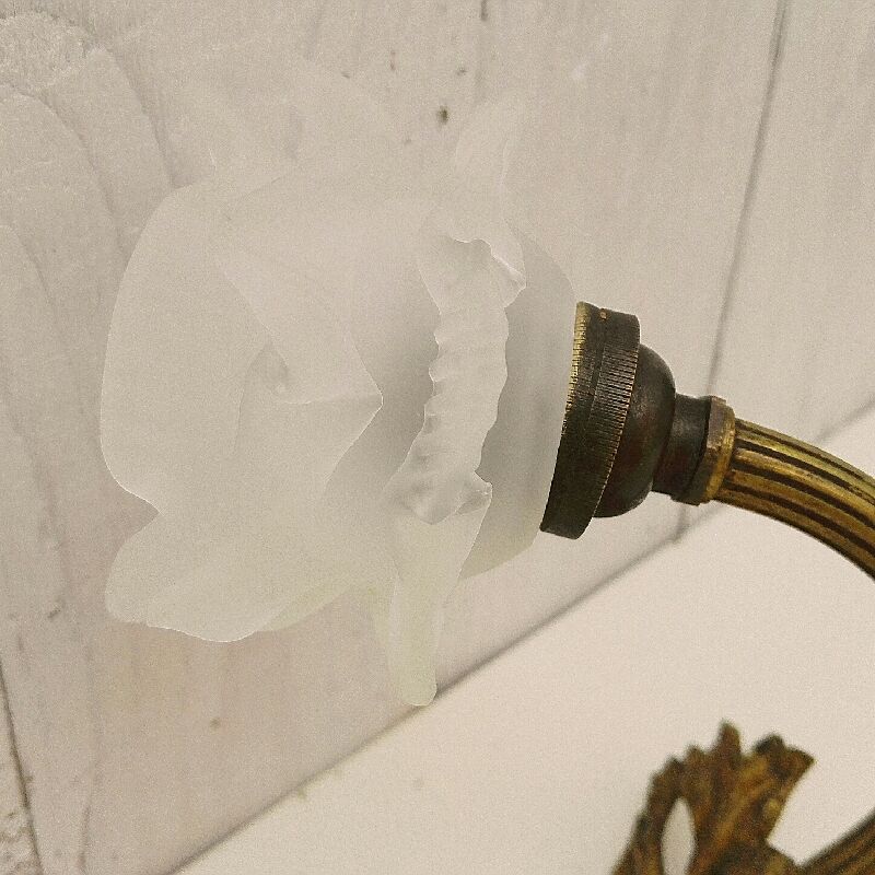 Sconce golden bronze tulip