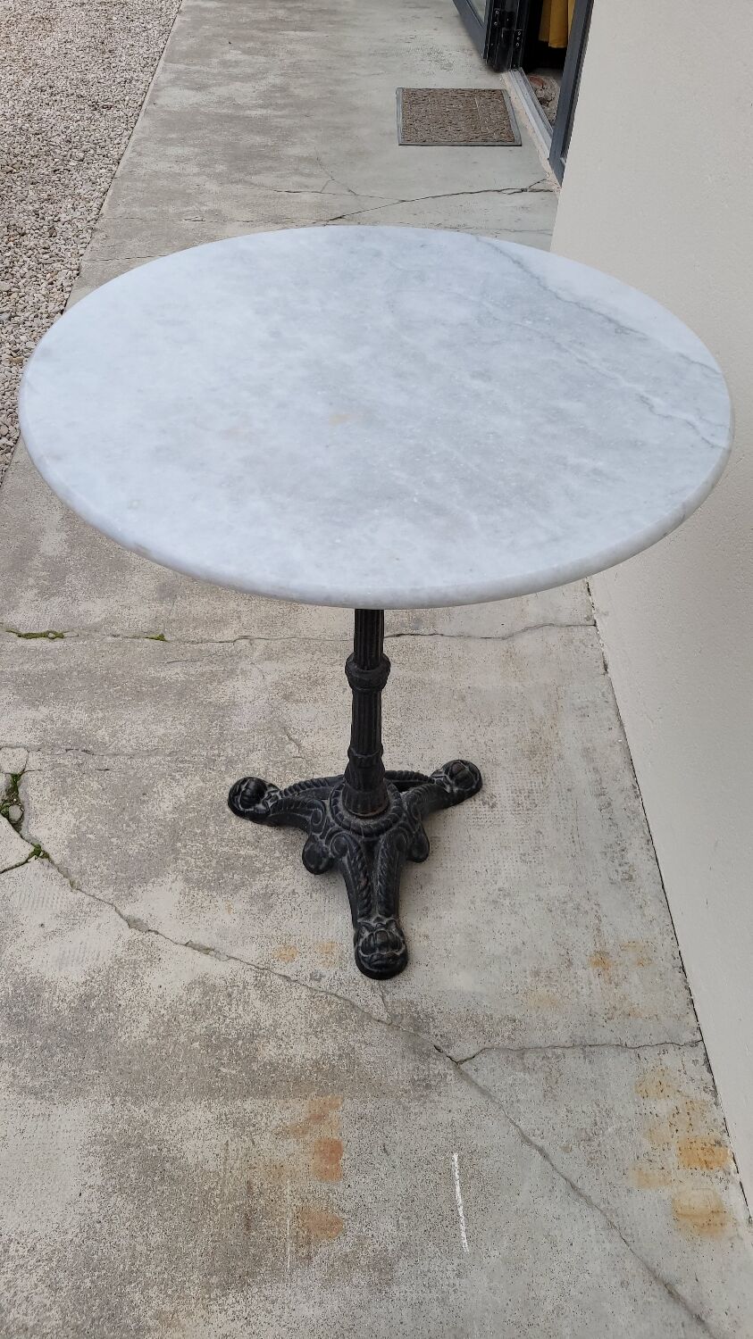 Parisian bistro pedestal table in cast iron and antique marble