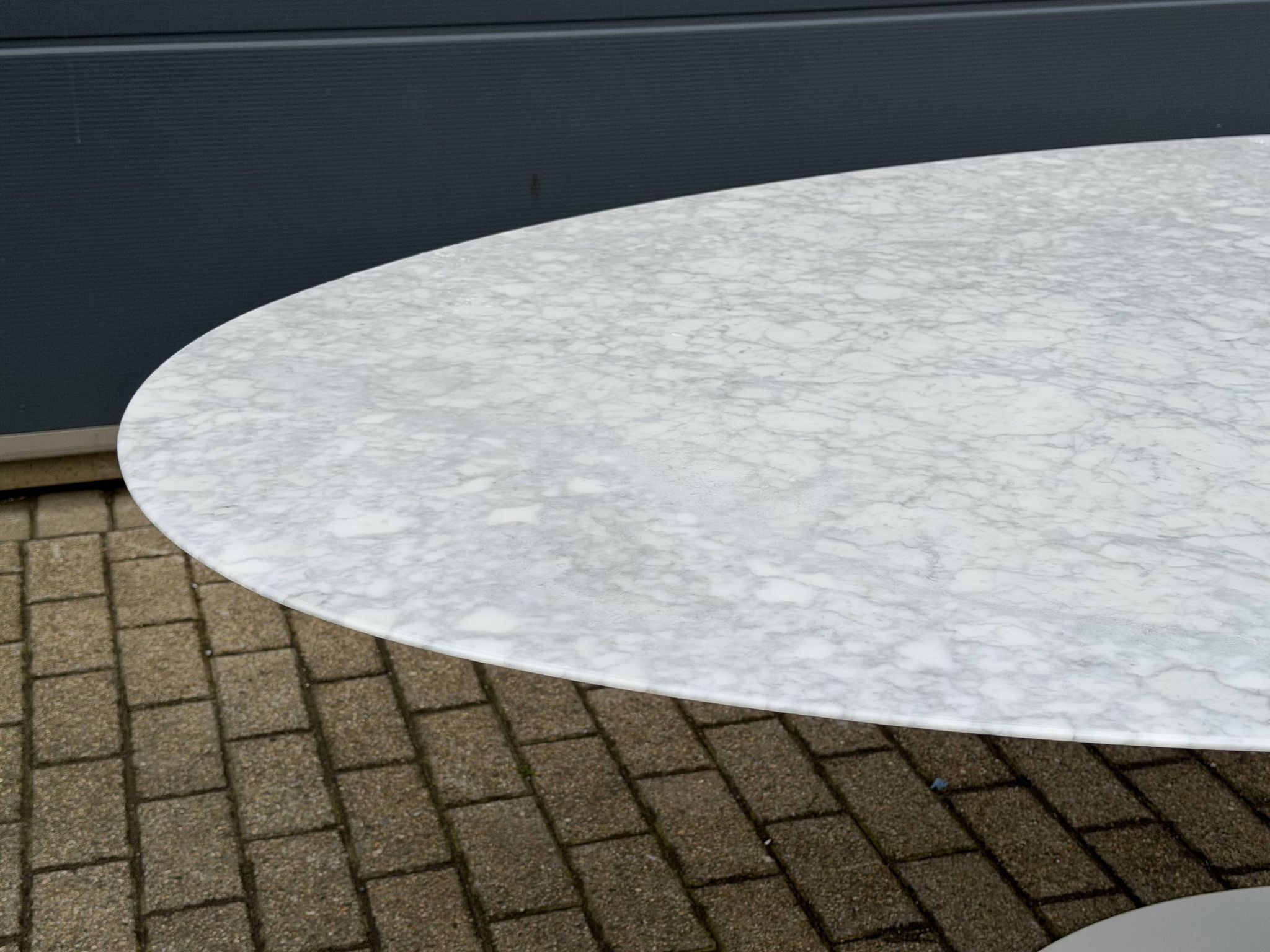 Original Knoll Tulip oval dining table (198cm) Carrara marble