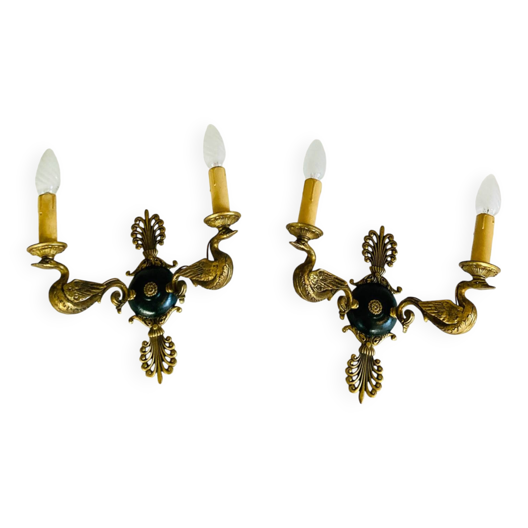 Empire bronze sconces with decorations of swans, palmettes and acanthus leaves
