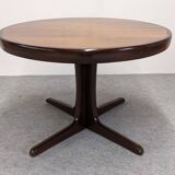 Baumann extendable dining room round table, France circa 1970.