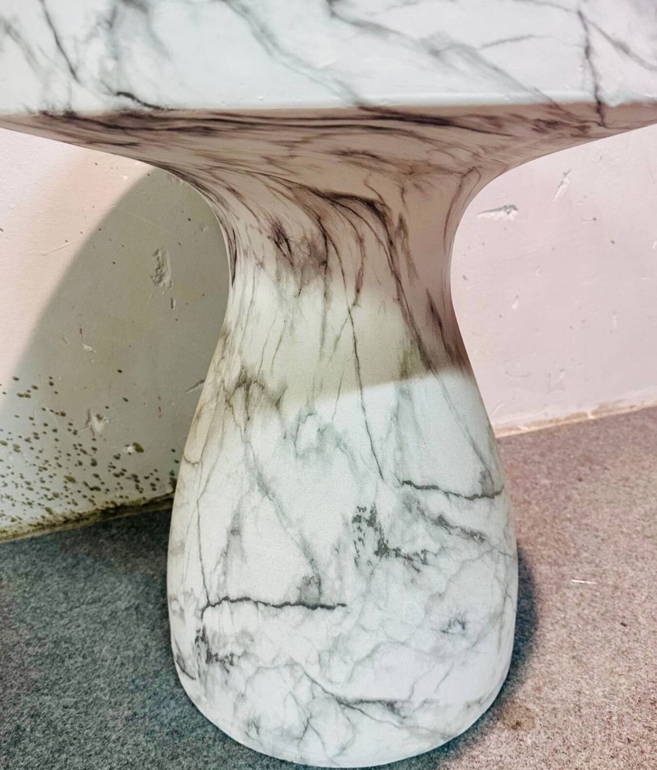 Tavolino in Ceramica Resinata Simil Marmo