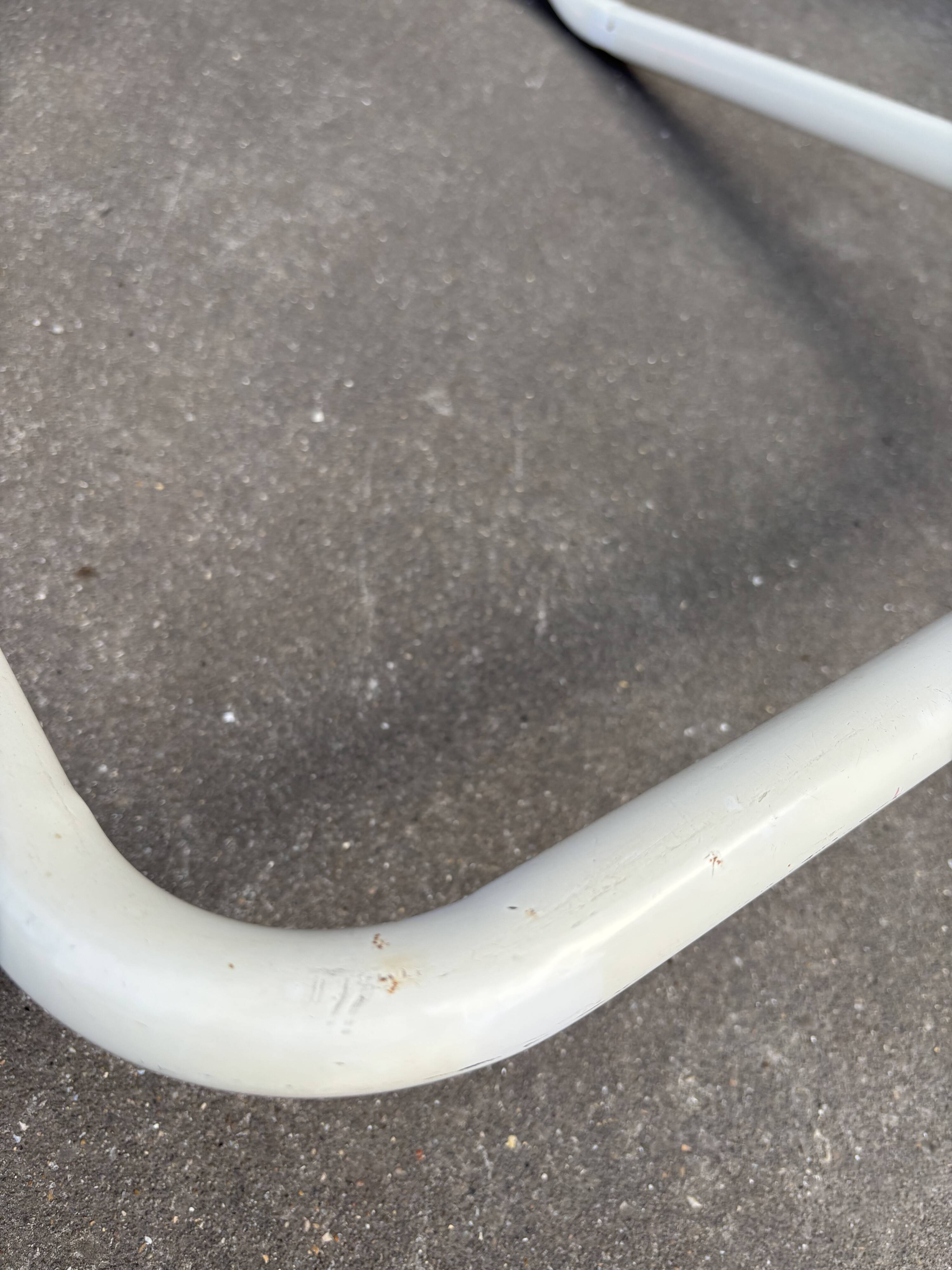 Set of 4 Cesca b32 model chairs in white dining chair