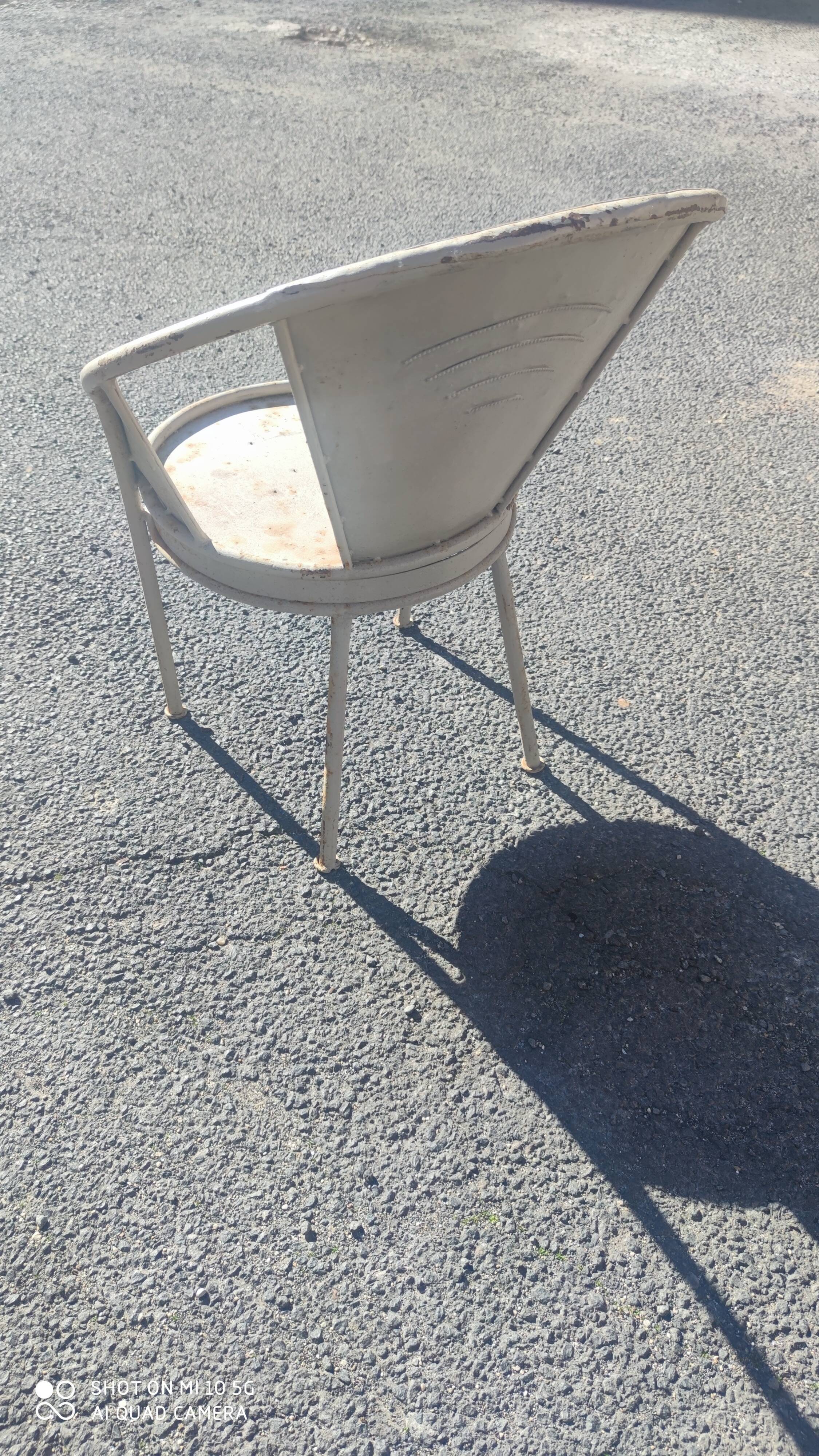 Series of 10 garden chairs made of steel garden patina